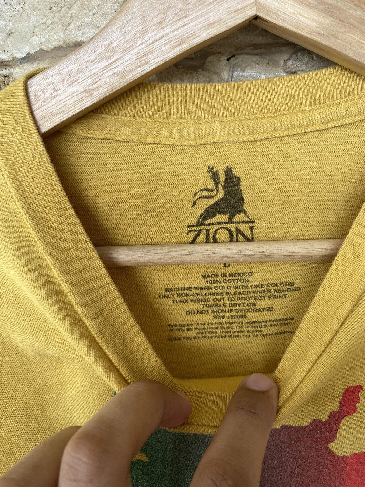 Vintage Rare Bob Marley Freedom Fighter Rastafari Jah Distressed Tee Size US L / EU 52-54 / 3 - 6 Thumbnail