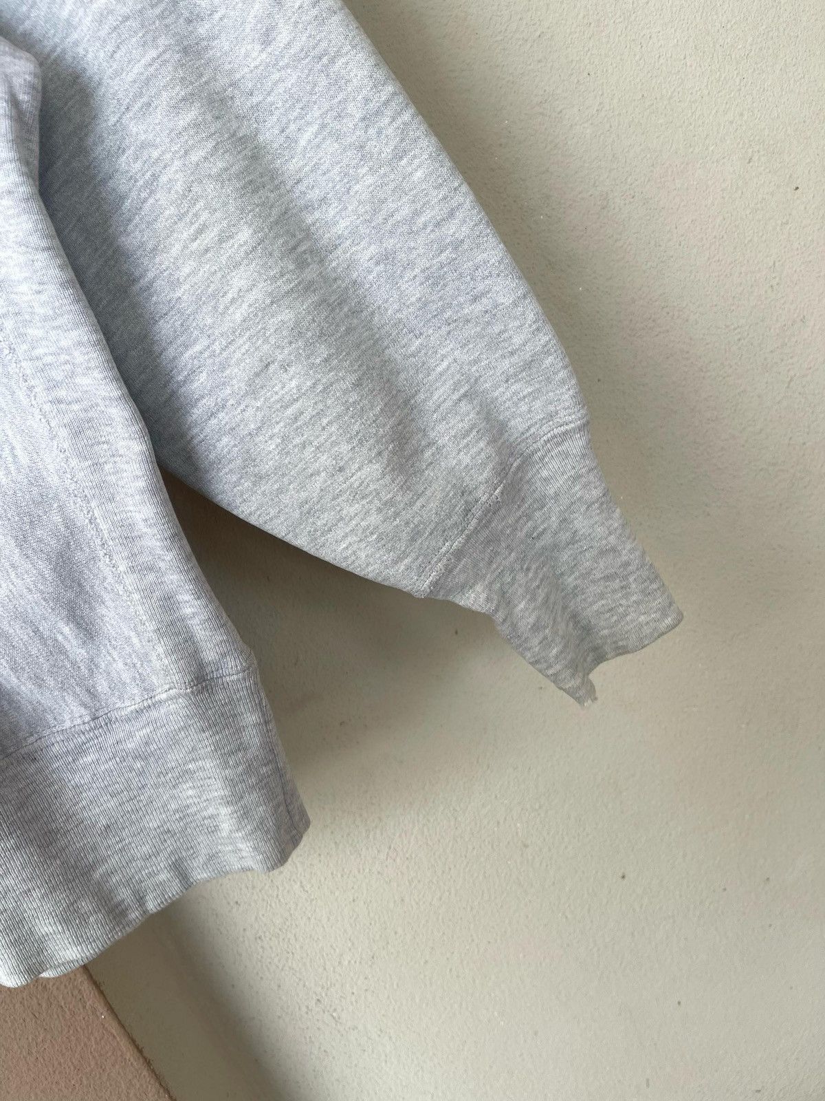 Champion × Vintage Vintage Distressed Champion Reverse Weave Sweatshirt Size US M / EU 48-50 / 2 - 17 Thumbnail