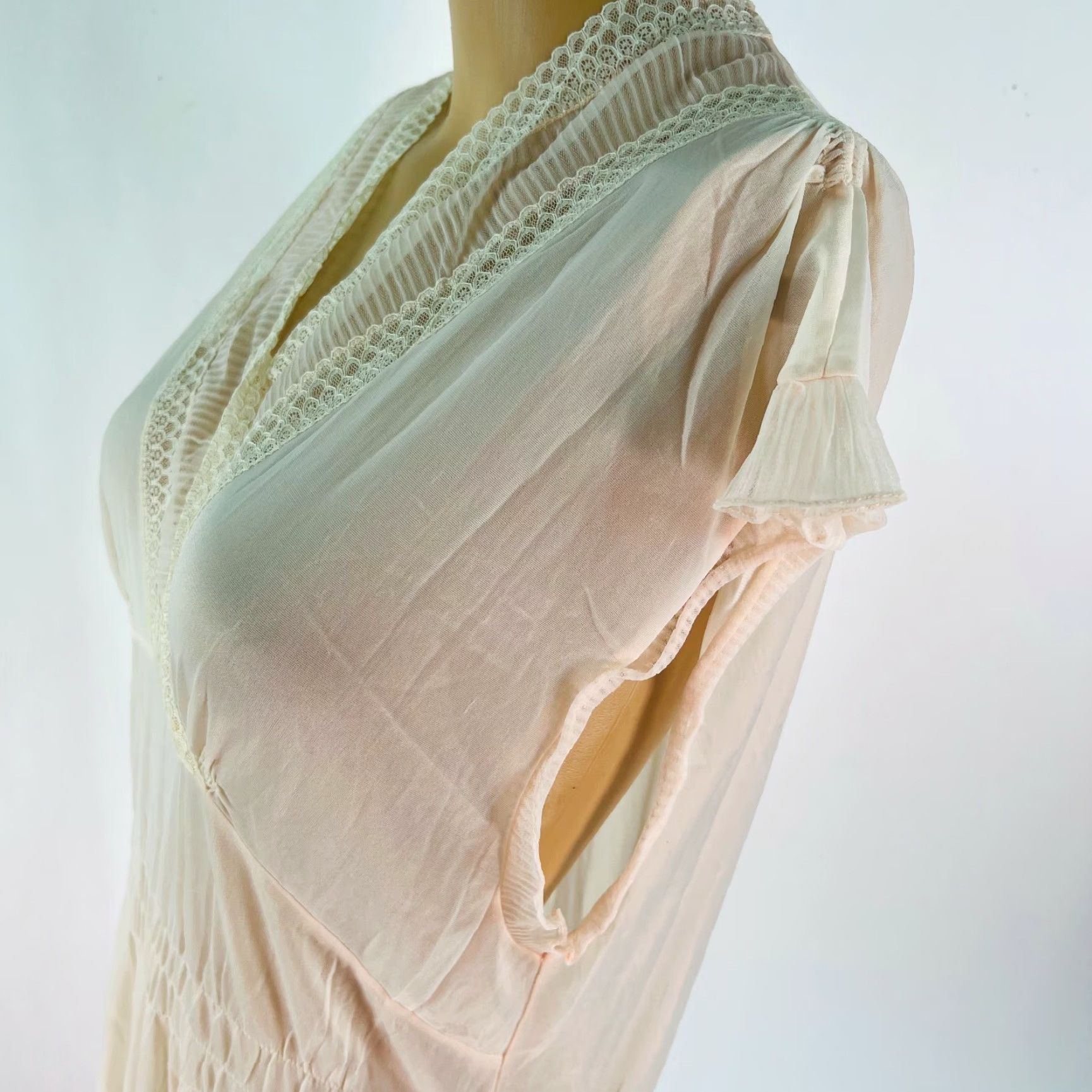 Vintage Vintage Pink Women's Sleepwear Nightgown S Short Sleeve V-Neck Pullover Classic 90s Size S / US 4 / IT 40 - 3 Thumbnail