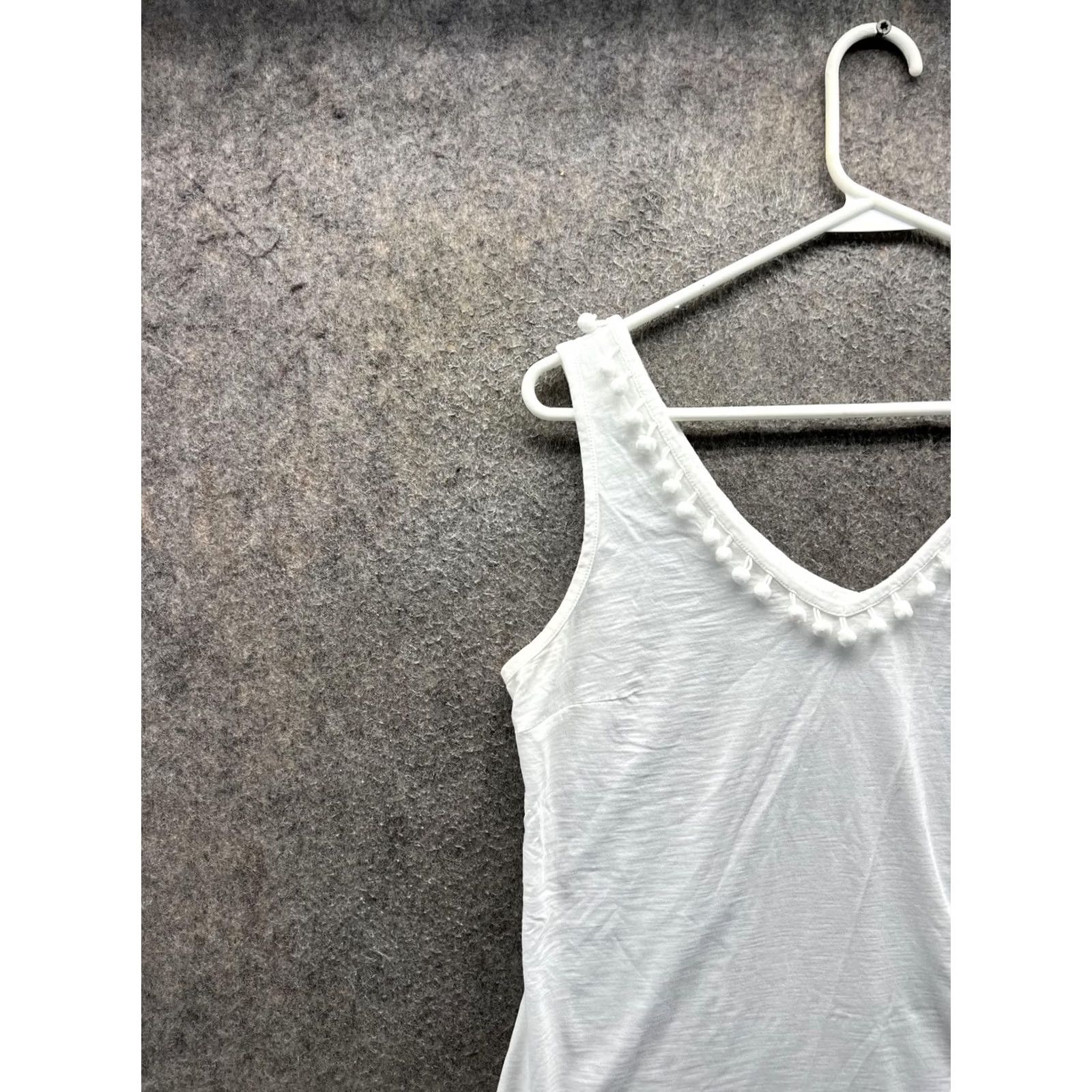 Lilly Pulitzer Lilly Pulitzer Tank Top Womens Small White V-Neck Fringe Sleeveless Jersey Size S / US 4 / IT 40 - 5 Thumbnail