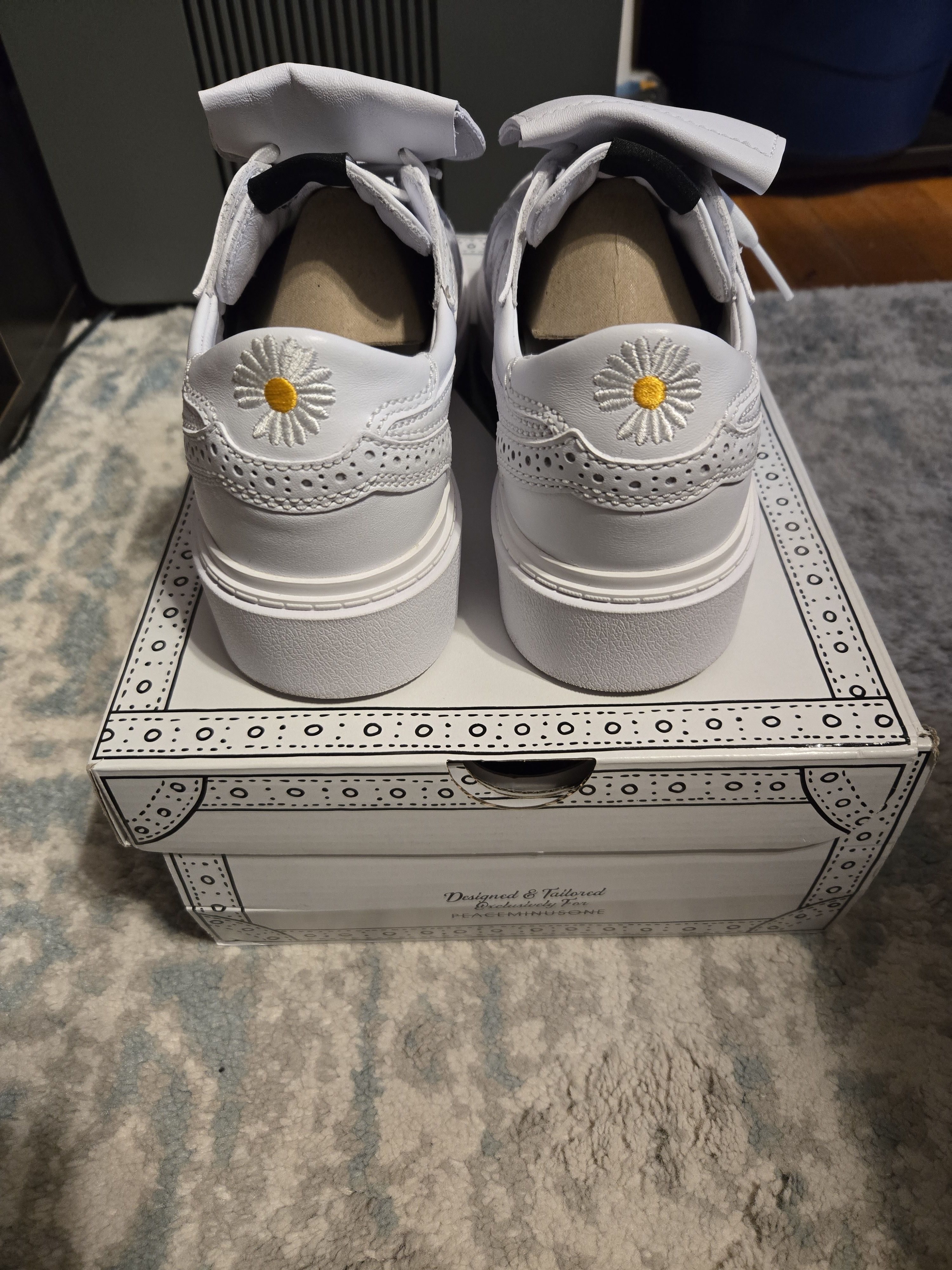 Nike G-Dragon x Nike Kwondo 1 Triple White Size US 8 / EU 41 - 3 Thumbnail