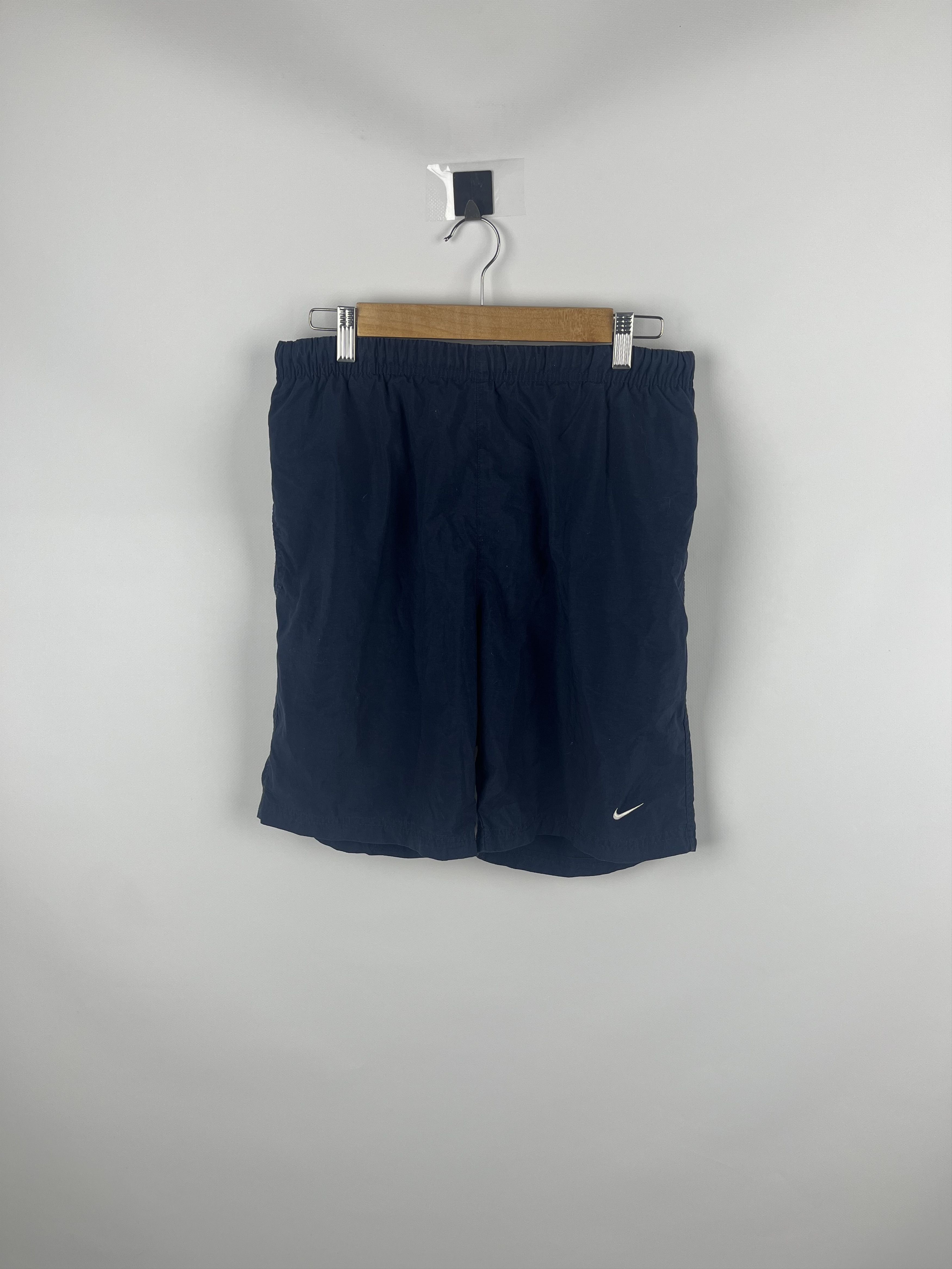 Nike Nike Vintage Nylon Blue Shorts Size Medium Size US 36 / EU 52 - 1 Thumbnail