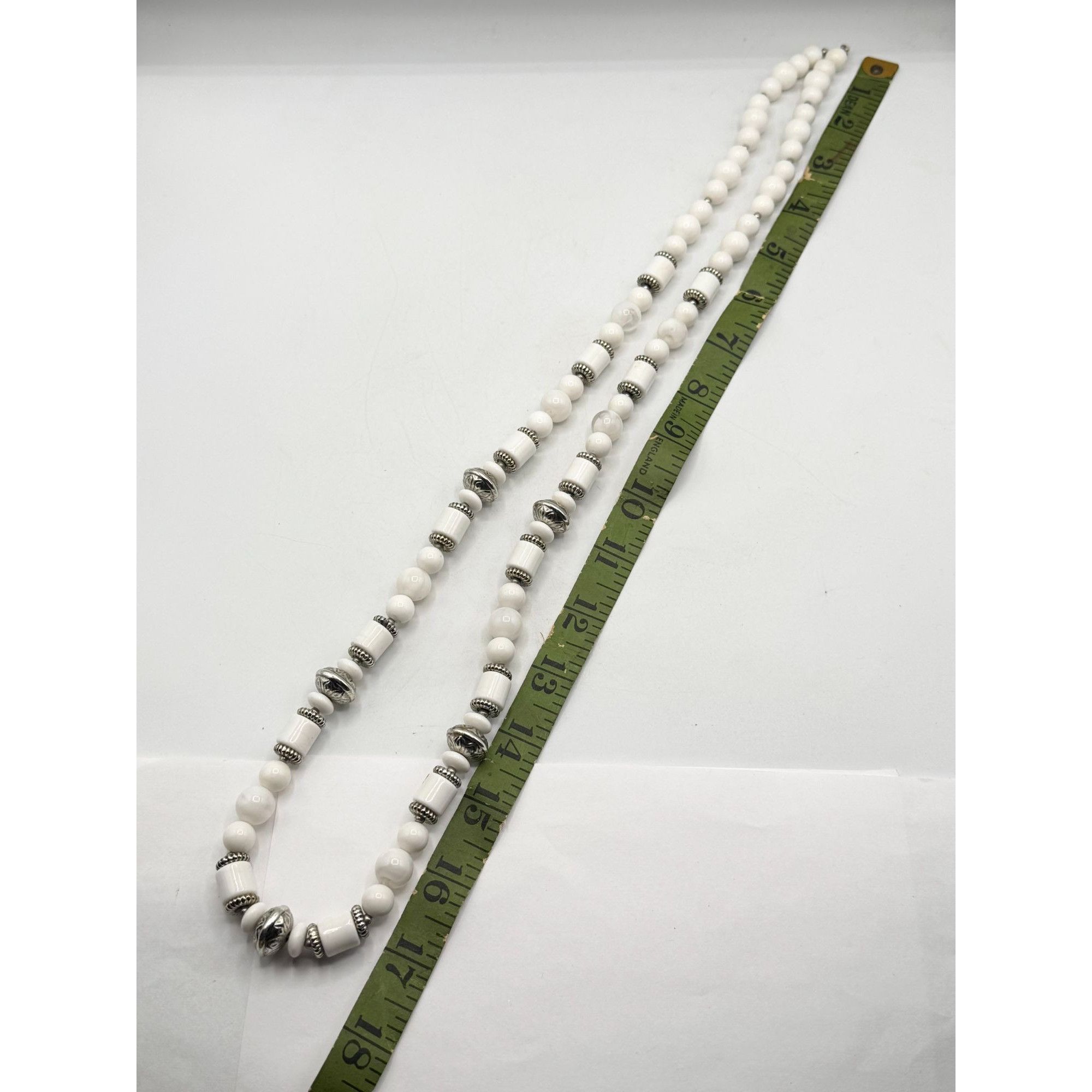 Vintage Vintage 80s White and Silver Plastic Long Beaded Western Sty Size ONE SIZE - 5 Thumbnail