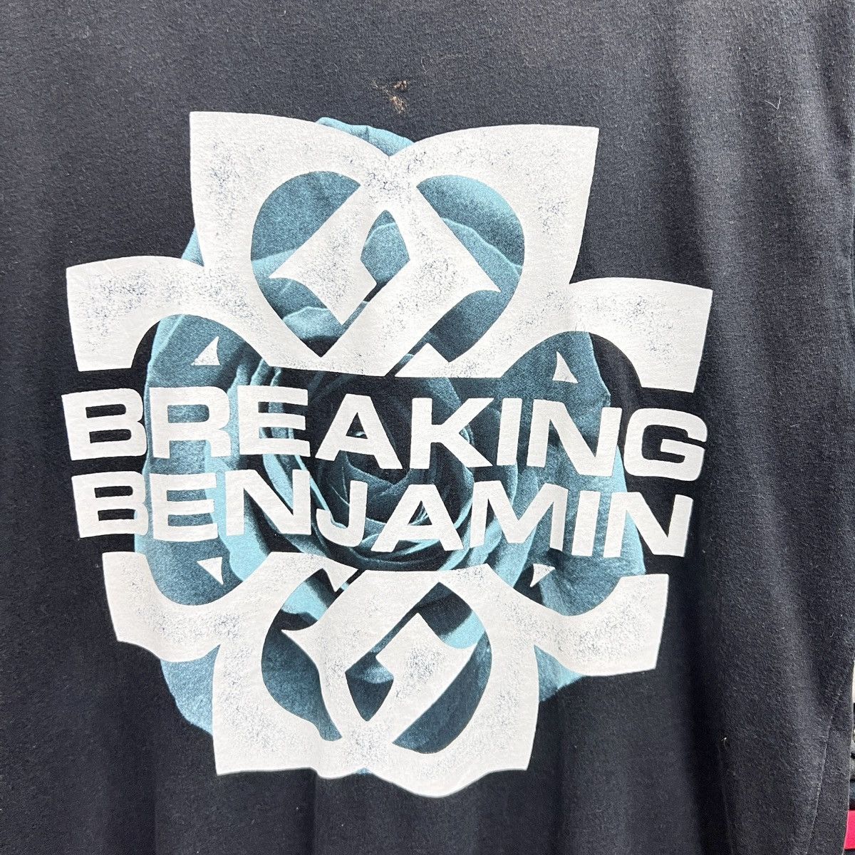 Band Tees VTG BREAKING BENJAMIN ROCK BAND TEE SIZE MEDIUM Size US M / EU 48-50 / 2 - 2 Thumbnail