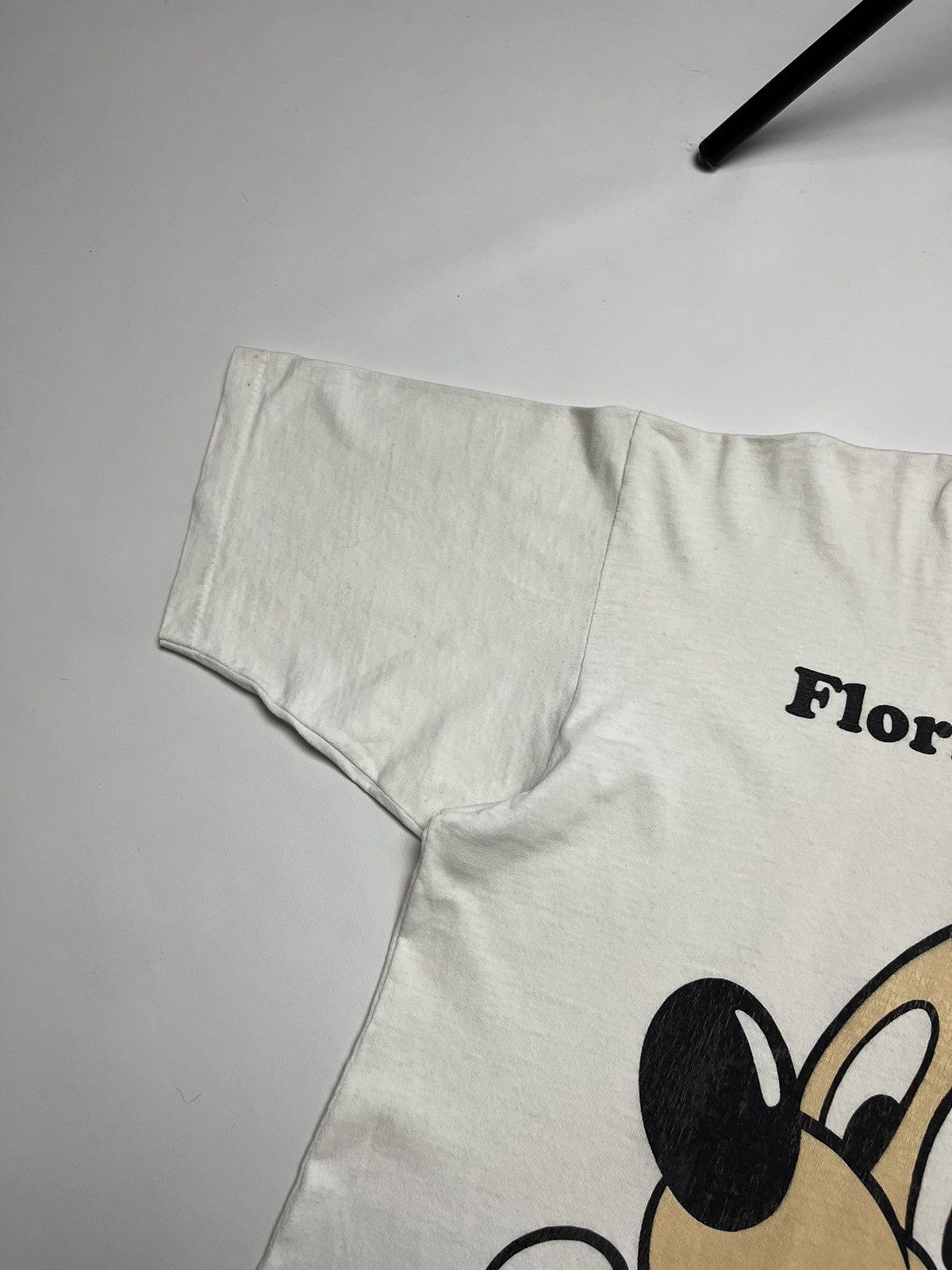 Mickey Mouse Vintage 90s Mickey Mouse Disney T-shirt Rare single stitch Size US L / EU 52-54 / 3 - 11 Thumbnail