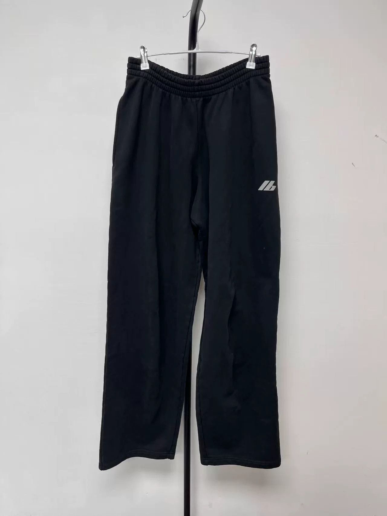 Balenciaga balenciaga logo print knitted athletic pants Size US 34 / EU 50 - 1 Thumbnail