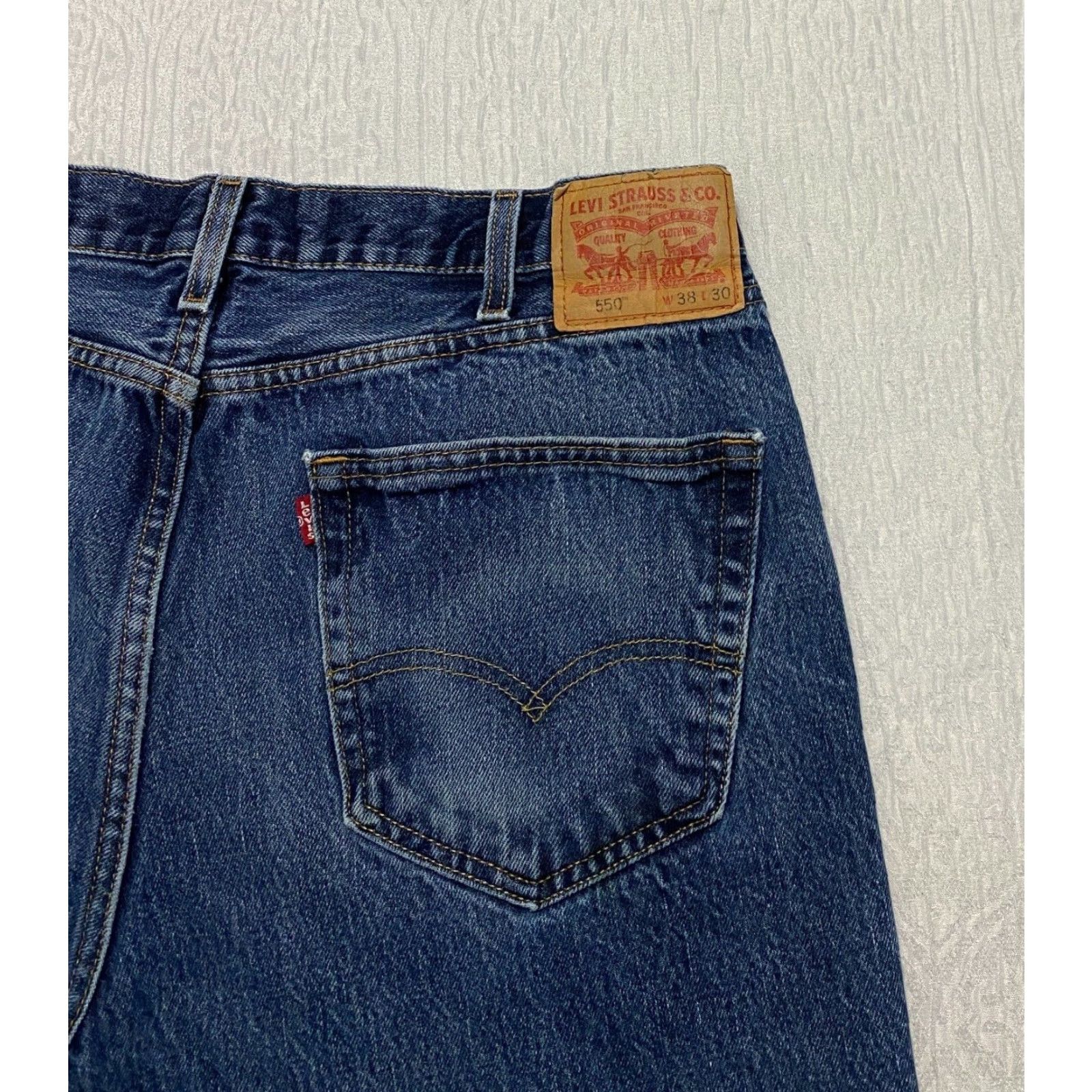 Levi's VINTAGE Levis 550 Relaxed Fit Jeans Mens 38x30 Blue Straight Whiskers Denim 5-Pocket Levi's 550 Straight Size US 38 / EU 54 - 3 Thumbnail