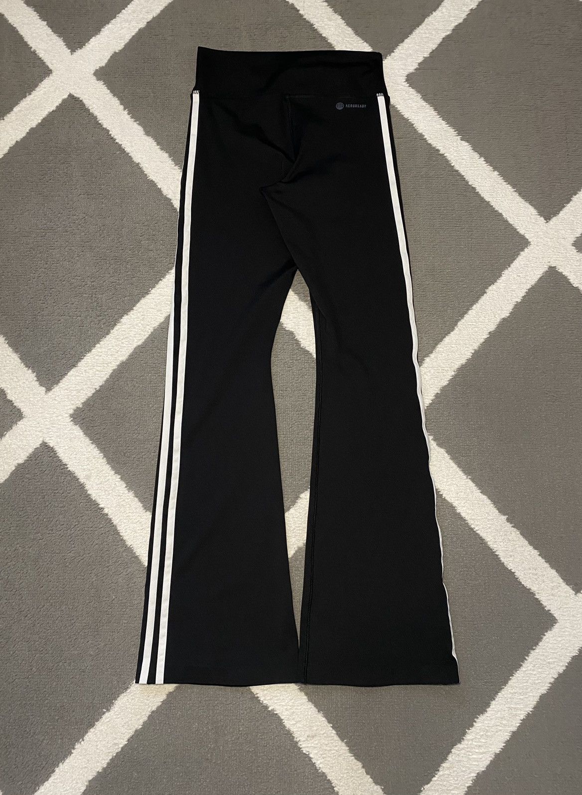 Adidas Adidas Training Essentials Flared women’s pants Size 27" / US 4 / IT 40 - 9 Thumbnail