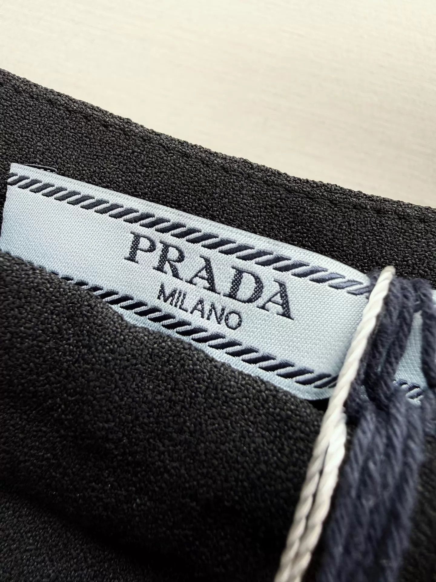 Prada Prada 9-length pants 44 new with tags authentic Size 30" / US 8 / IT 44 - 4 Thumbnail