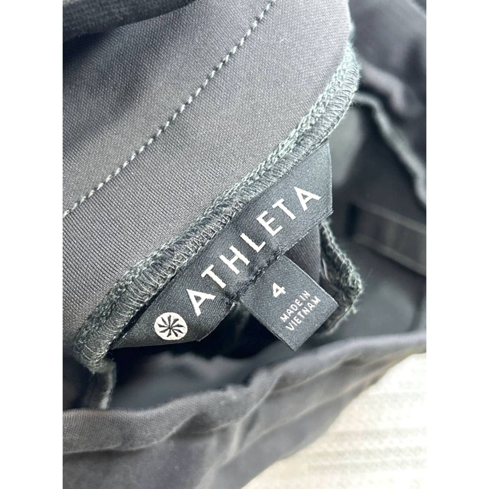 Athleta Athleta Womens 4 Black Stretch Wander Stash Skinny Pants Mid Rise Drawstring Athletic Apparel Size 27" / US 4 / IT 40 - 7 Thumbnail