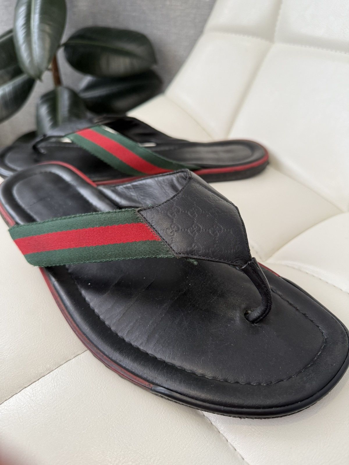 Gucci Gucci Black Leather Flip Flops Sandals GG Web Stripe Slides Size US 11 / EU 44 - 12 Thumbnail