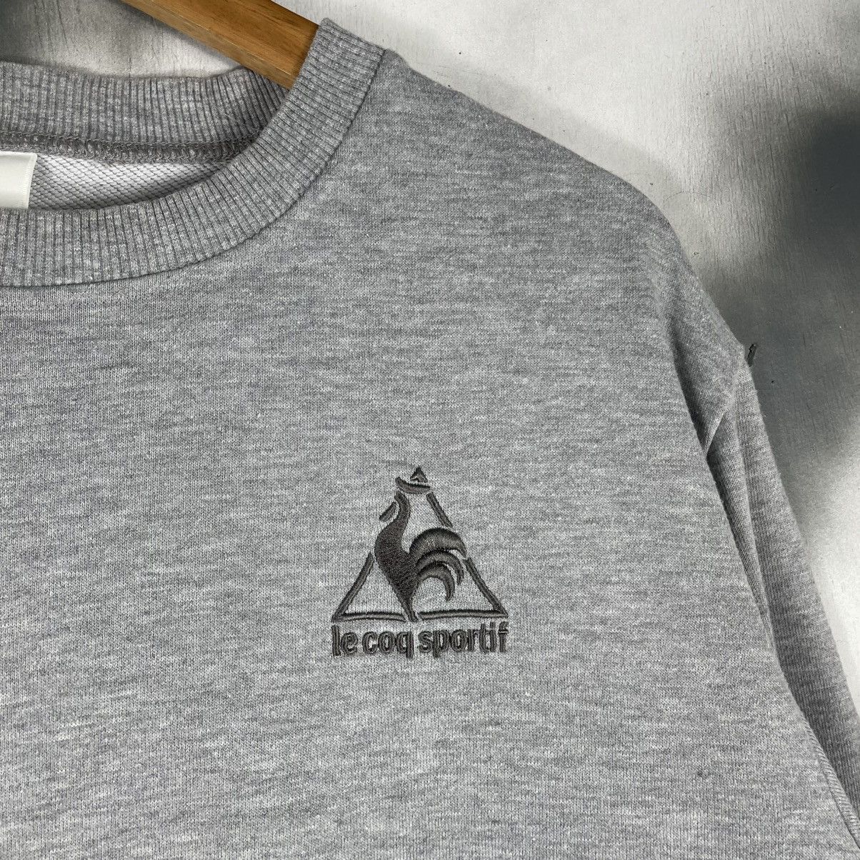 Le Coq Sportif Vintage Le Coq Sportif Small Logo Emborided Sweatshirt Size US L / EU 52-54 / 3 - 2 Thumbnail