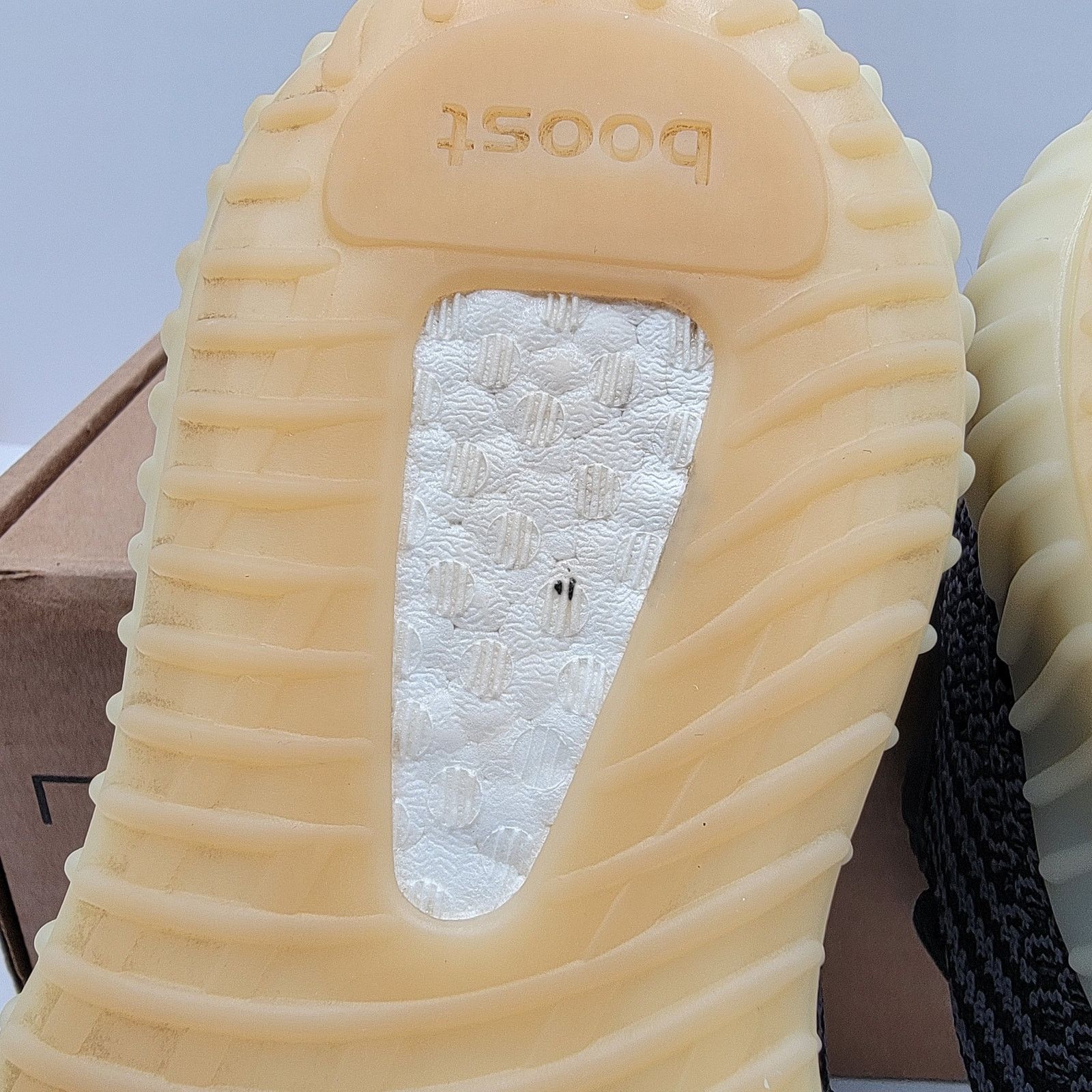 Yeezy Adidas Yeezy Boost 350 V2 'Carbon' Sz 5.5 Authenticated(165) Size US 5.5 / EU 38 - 11 Thumbnail