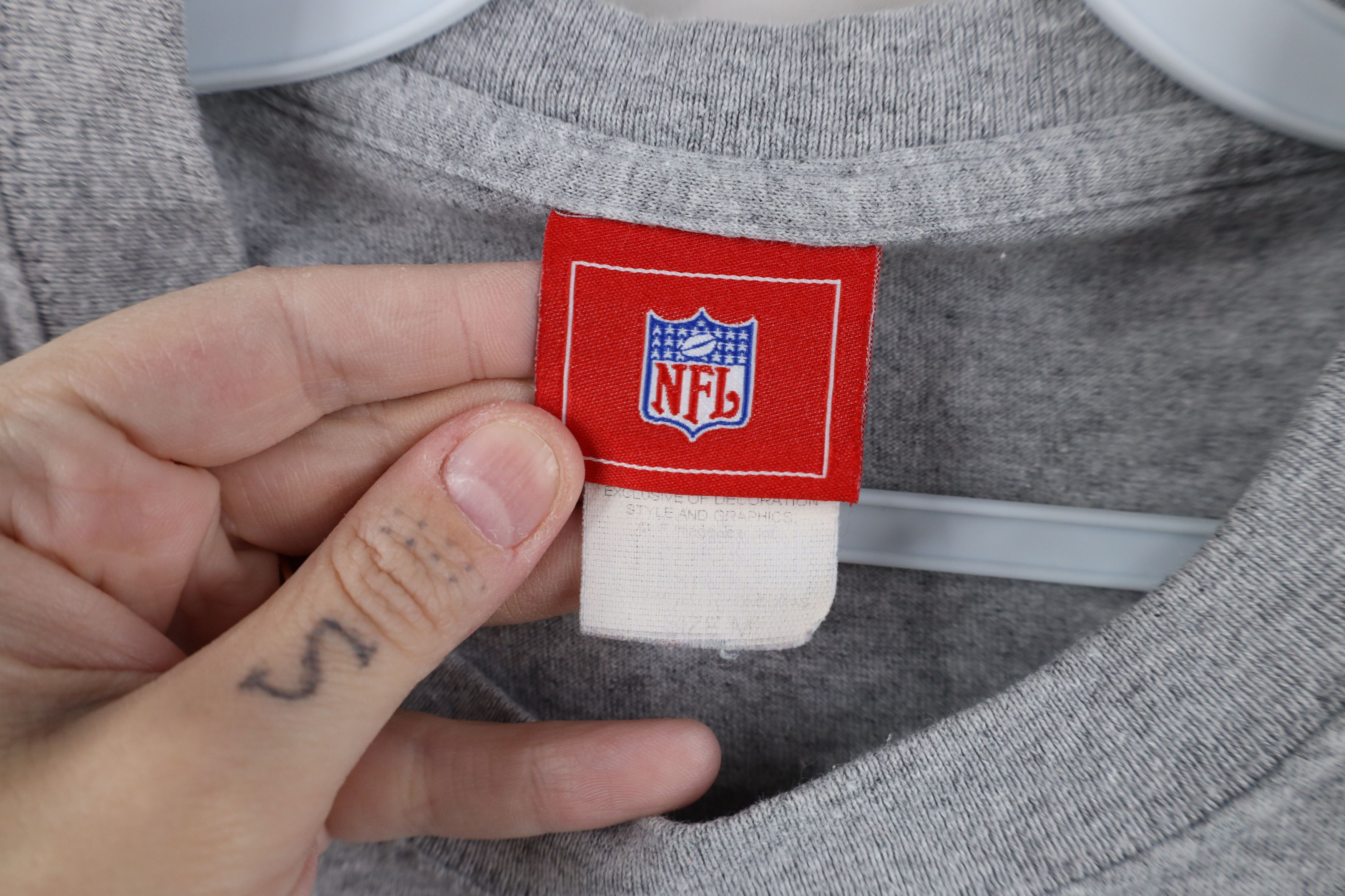 Vintage Vintage Y2K 2004 NFL Spell Cleveland Browns Football T-Shirt Size US M / EU 48-50 / 2 - 7 Thumbnail