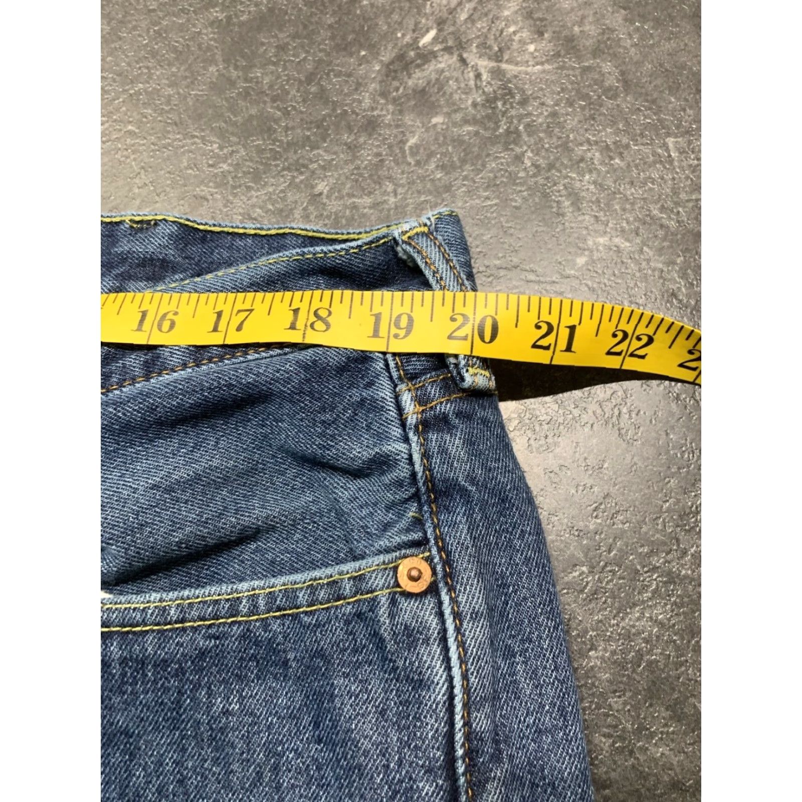 Levi's Levi's 505 Medium Wash Blue Jeans 40x29 Regular Straight Fit Mens Size US 40 / EU 56 - 7 Thumbnail