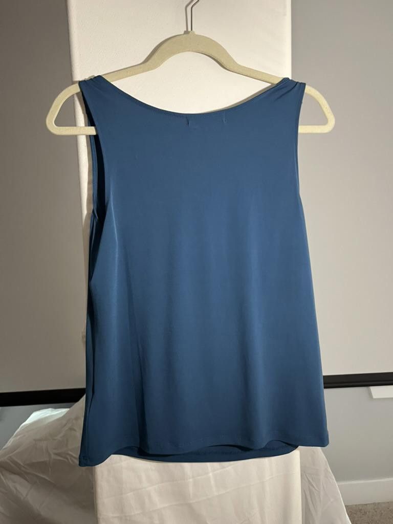 Designer Elegant Ellen Tracy Cowl Neck Top with Embellishments Size M / US 6-8 / IT 42-44 - 3 Thumbnail