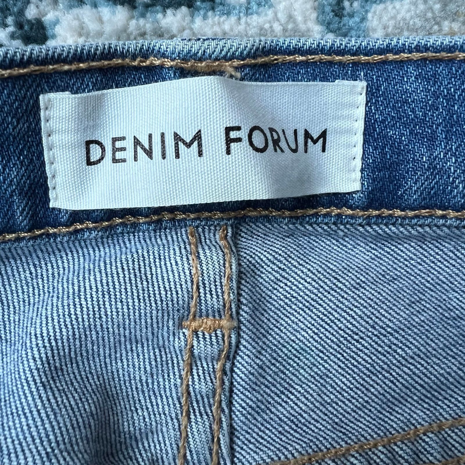Aritzia Denim Forum The Yoko High Rise Slim size 25 blue Size 25" / US 0 / IT 36 - 4 Thumbnail