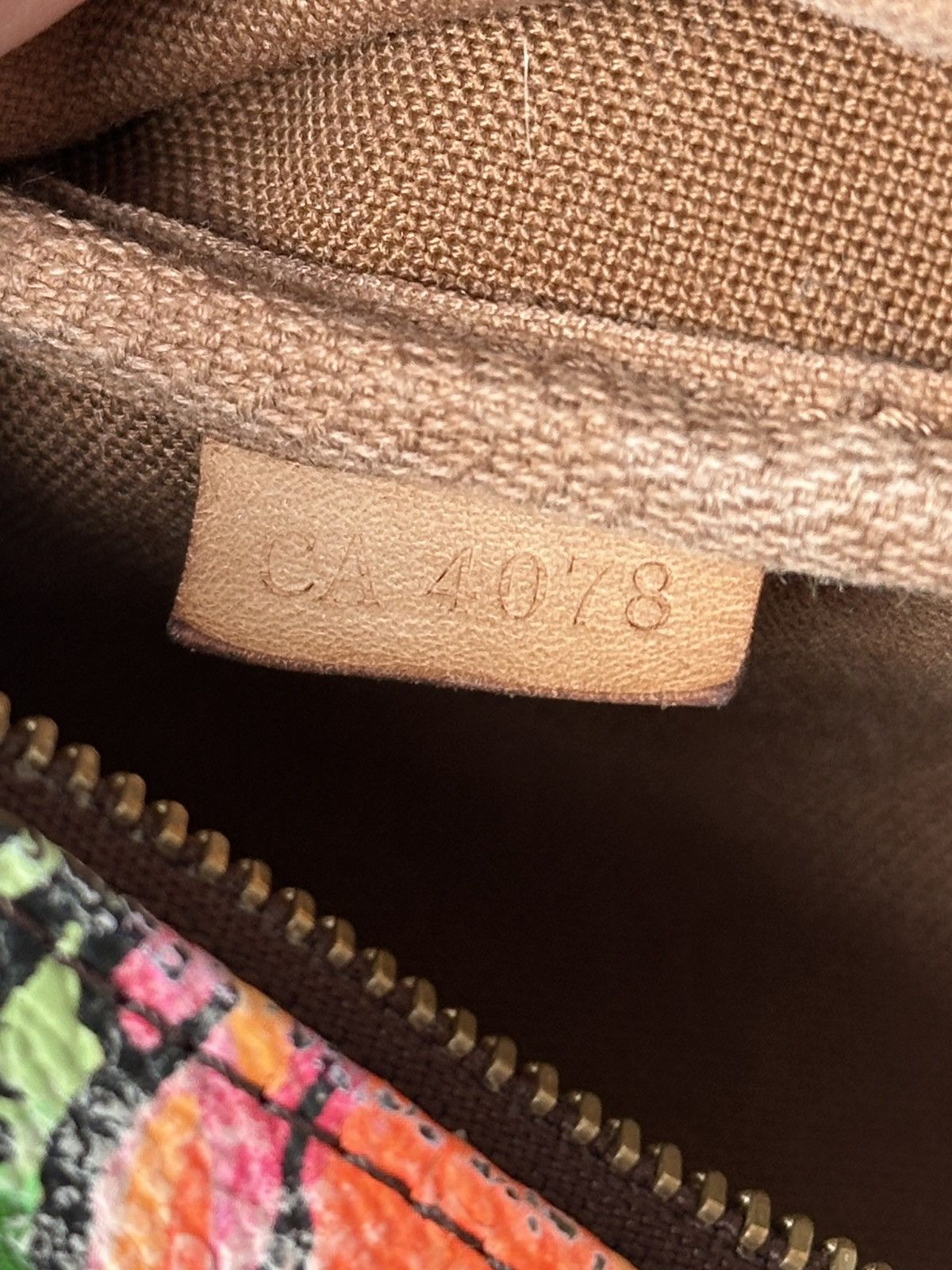 Louis Vuitton LOUIS VUITTON Pochette Bag Accessories Stephen Sprouse Roses Size ONE SIZE - 15 Thumbnail