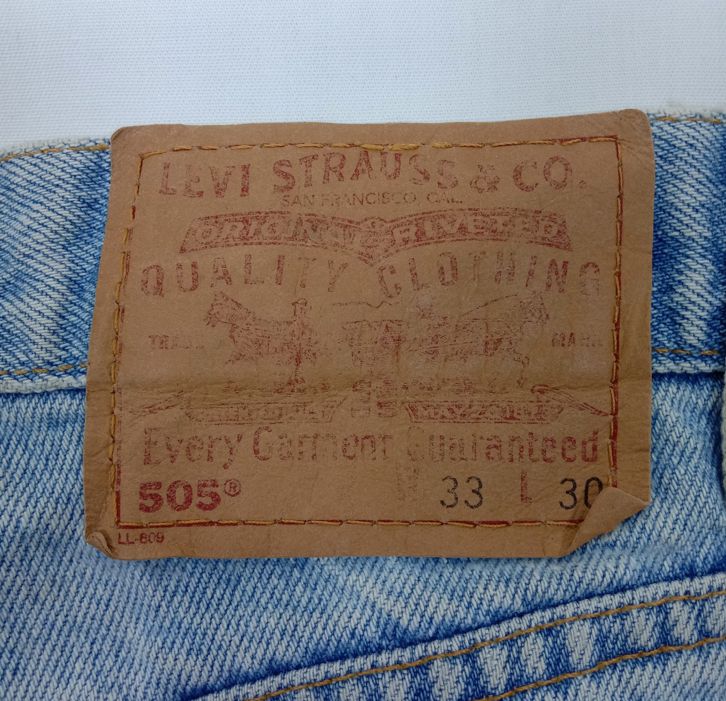 Levi's Vintage Levi’s 505 Ripped Jeans Regular Fit Light Wash Denim Size US 33 - 13 Thumbnail