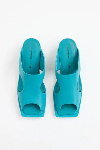 Issey Miyake o1mle0325 Fin Sandals in Mint Blue Size US 8 / IT 38 - 2 Thumbnail