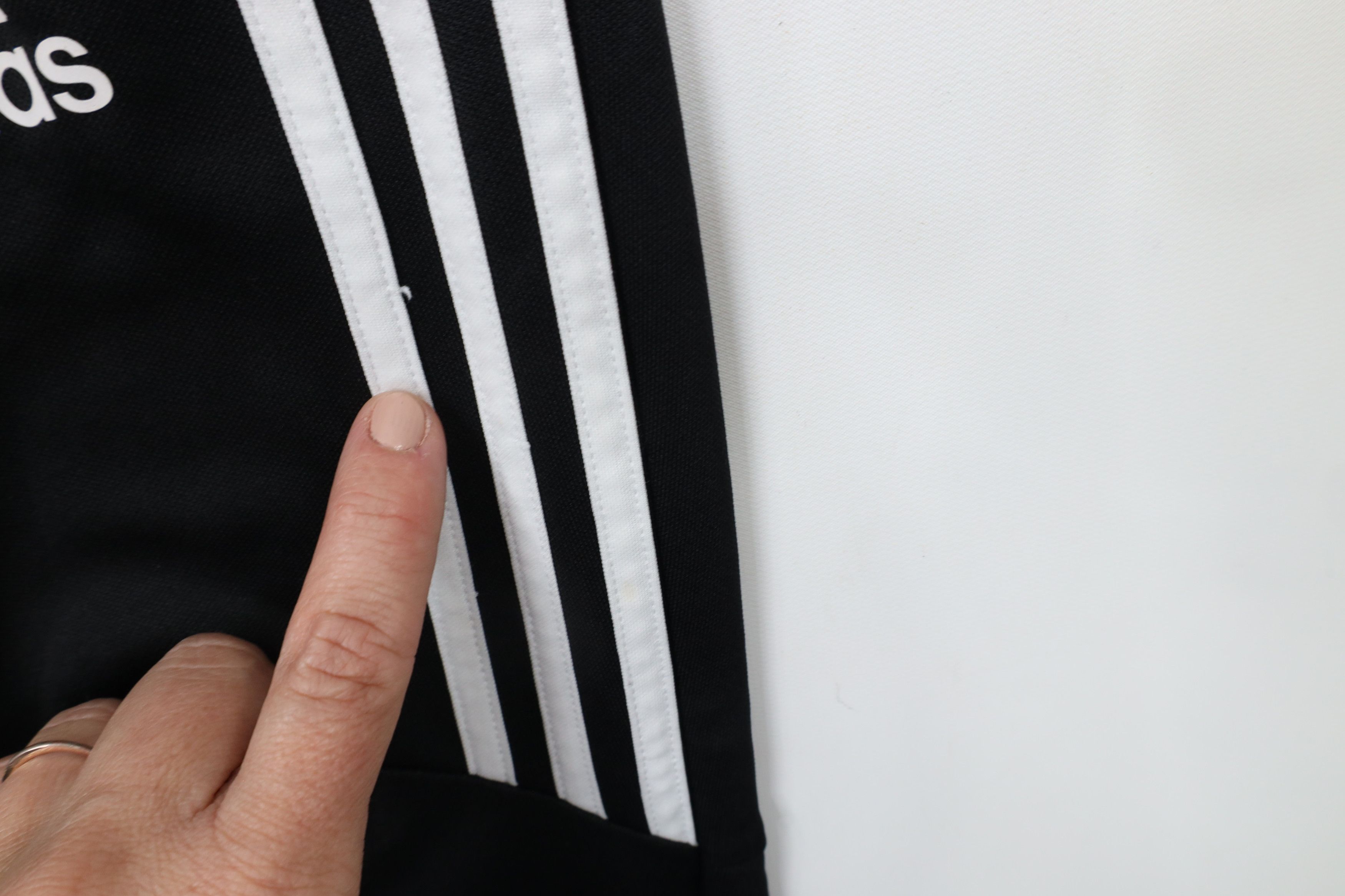 Adidas × Vintage Vintage Adidas Out Striped Tapered Leg Soccer Warm Up Pants Size US 34 / EU 50 - 6 Thumbnail