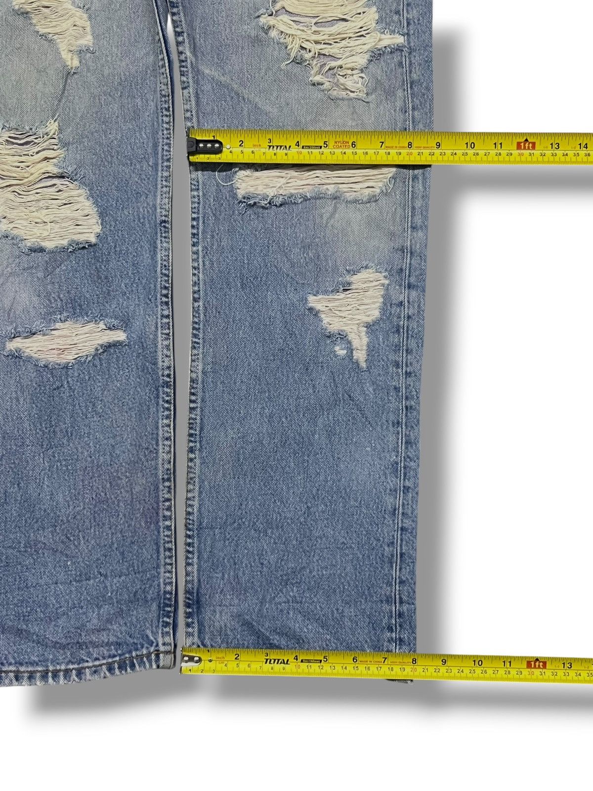 Levi's Vintage 00s Levi’s 501 - Faded Light Wash, Heavy Distressed Size US 30 / EU 46 - 19 Thumbnail