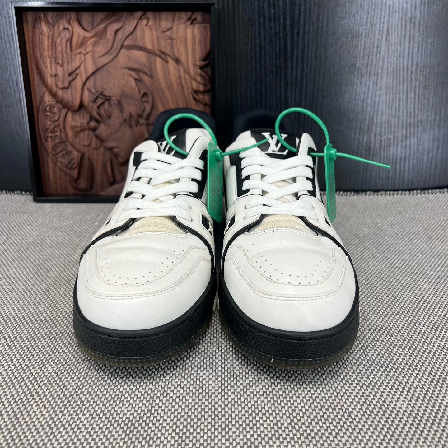 Louis Vuitton Louis Vuitton Trainer Sneakers - Size 7 - Black/White . Size US 7 / EU 40 - 4 Thumbnail