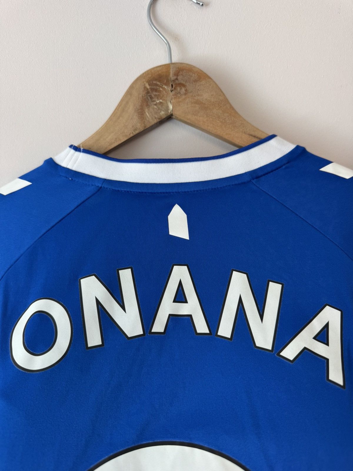 Hummel Onana #8 Everton 2022-2023 Home Soccer Jersey Football Shirt Size US XL / EU 56 / 4 - 11 Thumbnail