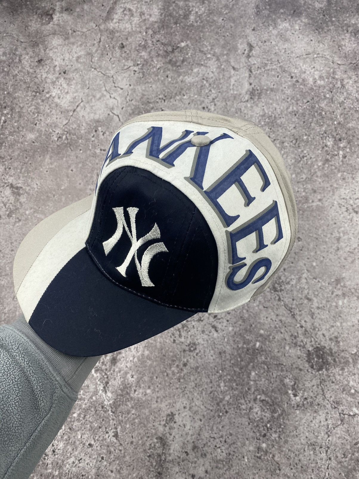 New York Yankees 1990’s Vintage NY Yankees Swirl Embroidered Snapback Hat Size ONE SIZE - 3 Thumbnail