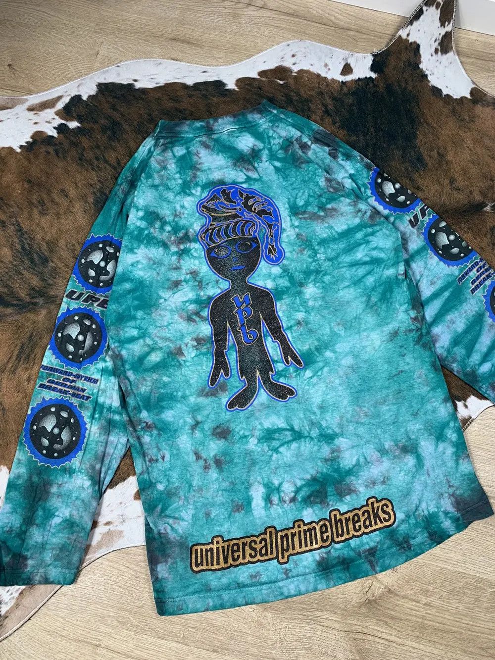 Alien Workshop Vintage 90s Tie Dye Alien Crazy Longsleeve Tshirt UFO Tee Size US L / EU 52-54 / 3 - 1 Thumbnail