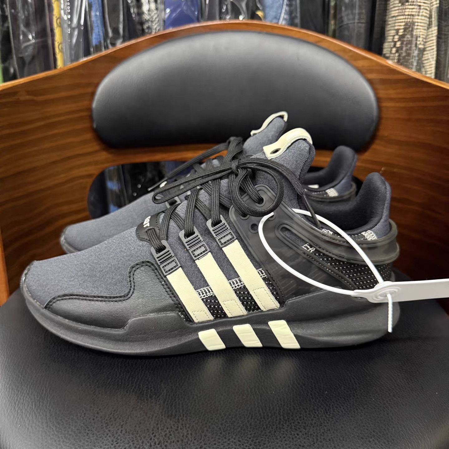 Adidas Adidas Casual Shoes K15 Size US 10 / EU 43 - 6 Thumbnail