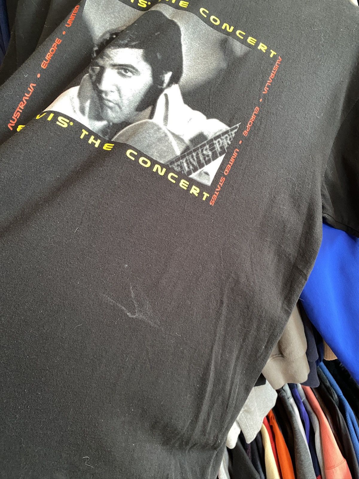 Band Tees VINTAGE ELVIS PRESLEY 2001 WORLD TOUR T-SHIRT Size US L / EU 52-54 / 3 - 6 Thumbnail
