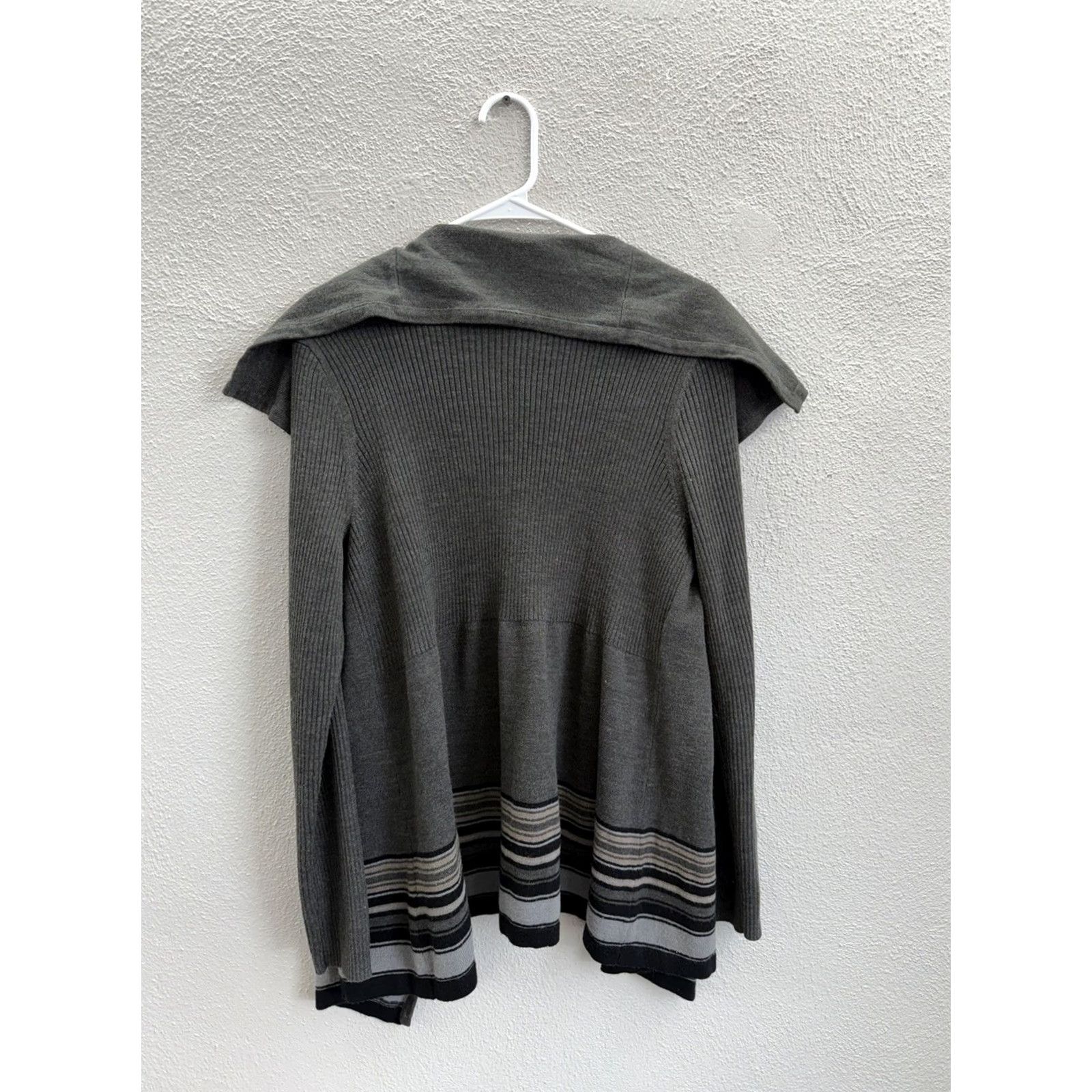 Barrow Croft and Barrow Womens Cardi Size Large Gray Bottom Striped Ribbed Open Front Cardigan Knit Sweater All Seasons Regular Size 36" / US 14 / IT 50 - 7 Thumbnail