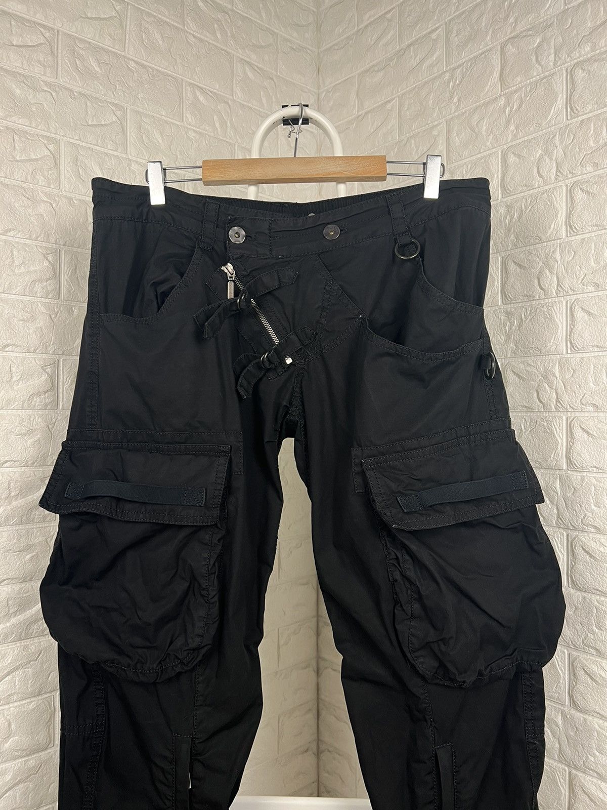 Yasuyuki Ishii Yasuyuki Ishii Bondage Cargo Pants Size US 35 - 4 Thumbnail