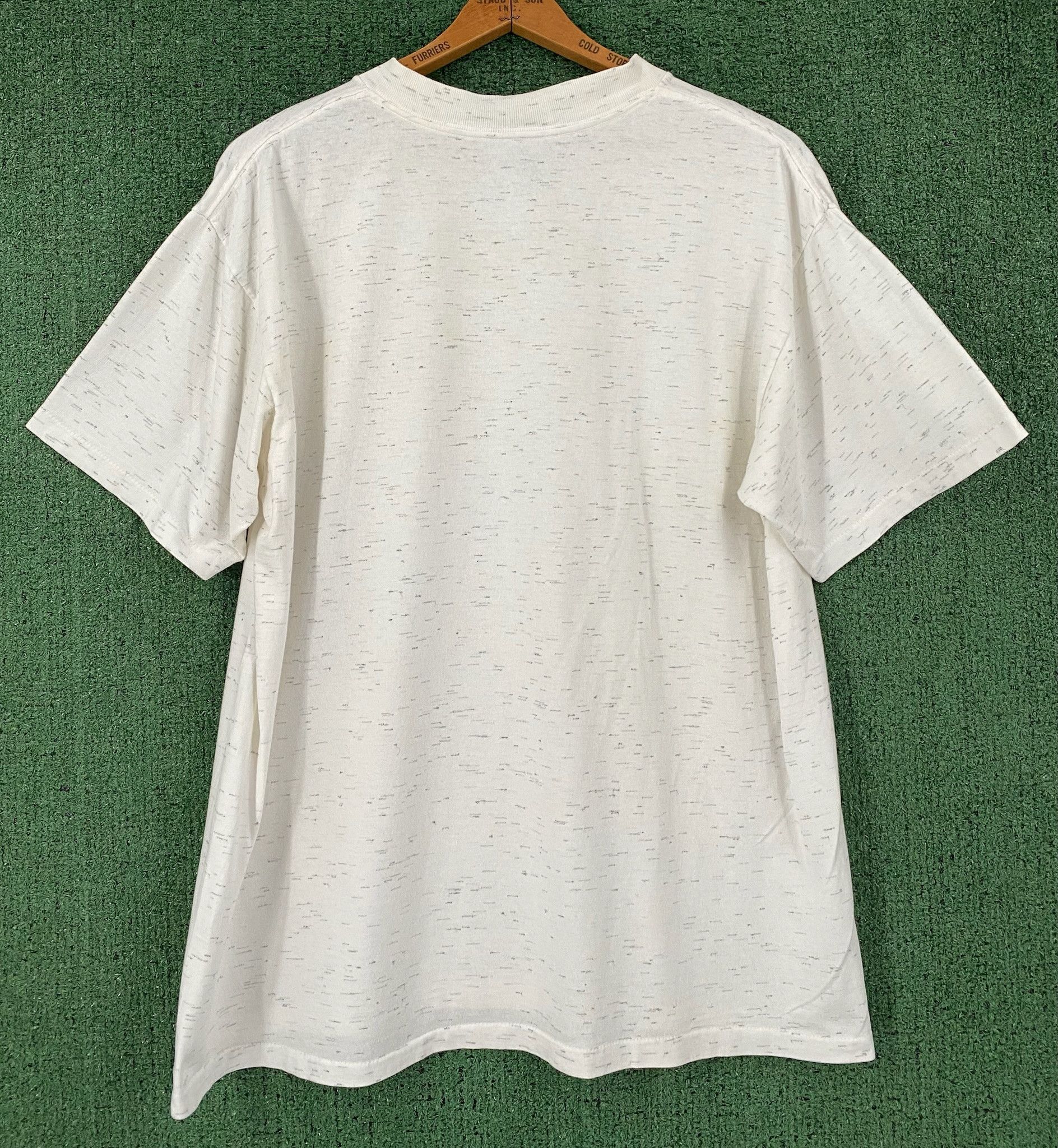 Vintage 90’s YWCA Distressed Single Stitch T-Shirt Men’s Size Large Size US L / EU 52-54 / 3 - 6 Thumbnail