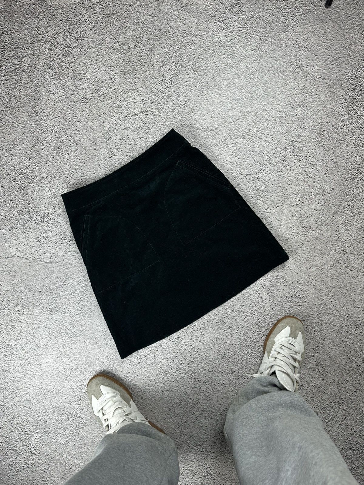 A.P.C. Vintage A.P.C Corduroy Velvet Skirt Old Money Style Classic Size 27" / US 4 / IT 40 - 1 Thumbnail