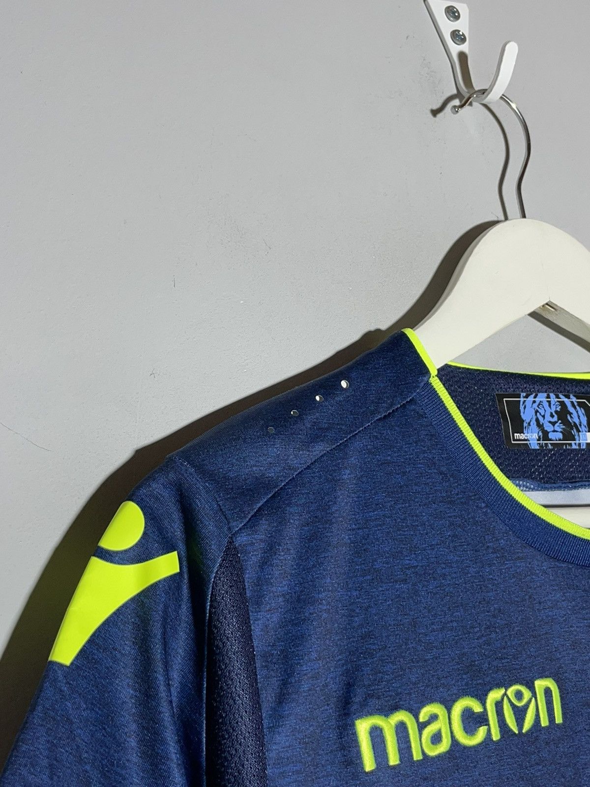 Macron TSV 1860 München Hummel 2018/19 Away Y2k Football Shirt Size US S / EU 44-46 / 1 - 8 Thumbnail