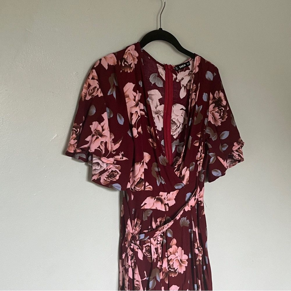 Shein Shein V Floral Tie Waist Wrap Playsuit Romper Jumpsuit Small Size 25" / US 0 / IT 36 - 2 Thumbnail