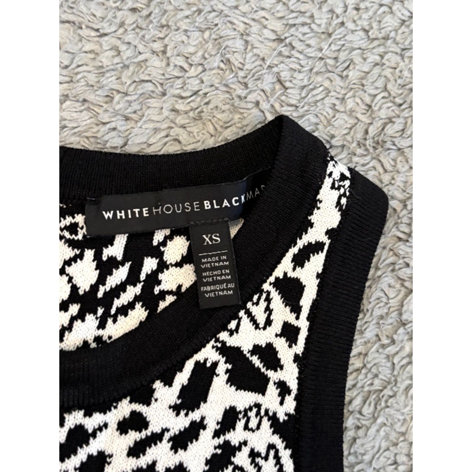 White House Black Market White House Black Market Tank Womens XS Sleeveless Animal Print Multicolor Size XS / US 0-2 / IT 36-38 - 2 Thumbnail