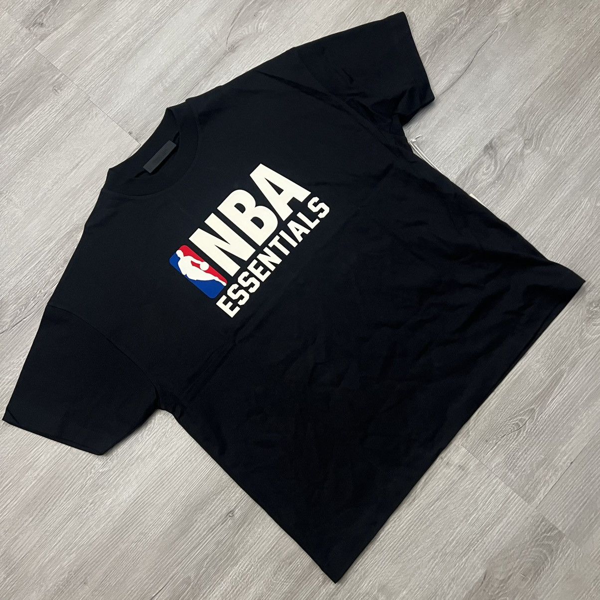 Essentials × NBA Fear of God Essentials NBA Tee Size US L / EU 52-54 / 3 - 1 Thumbnail