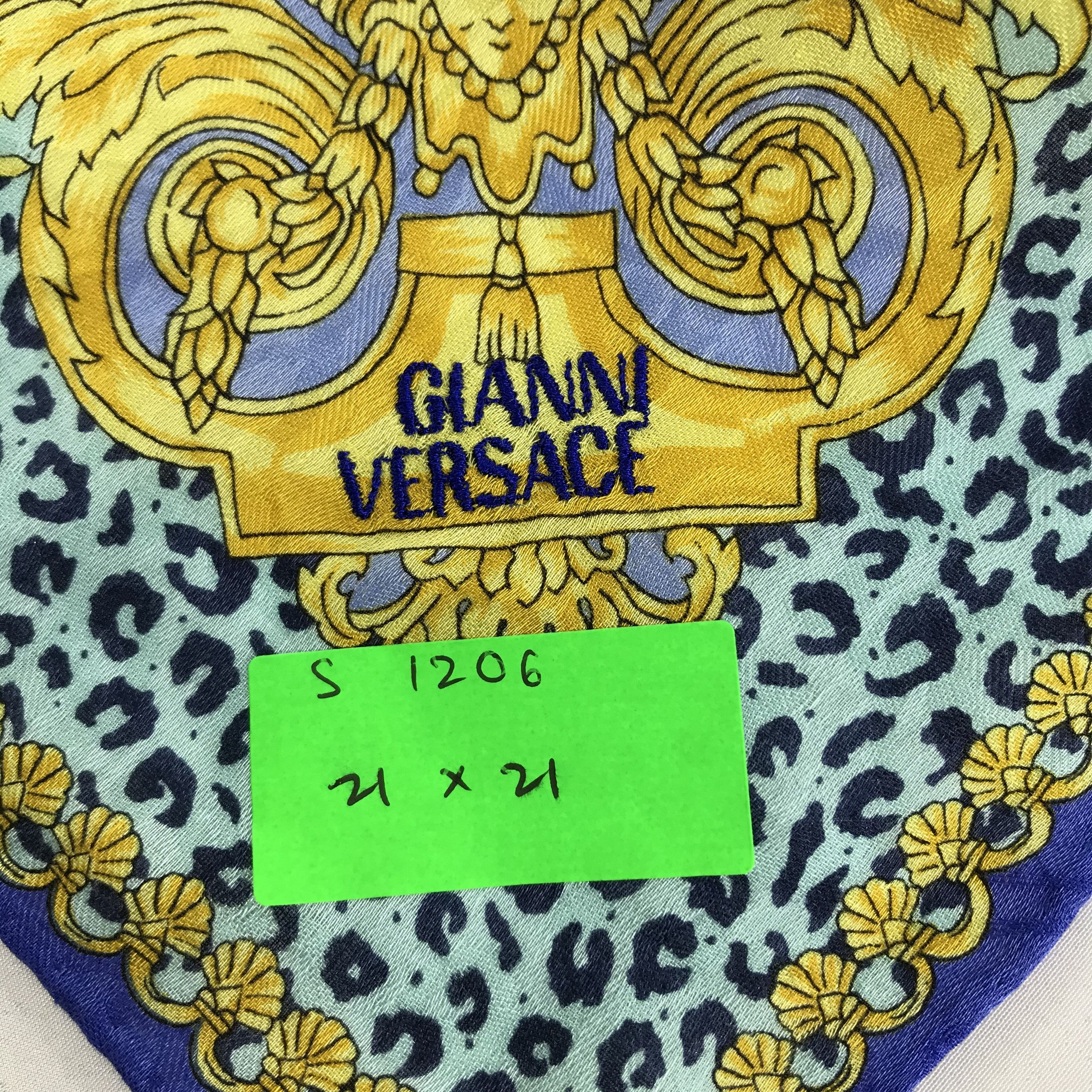 Vintage Gianni Versace Bandana / Handkerchief / Neckerchief - S1206 Size ONE SIZE - 5 Thumbnail
