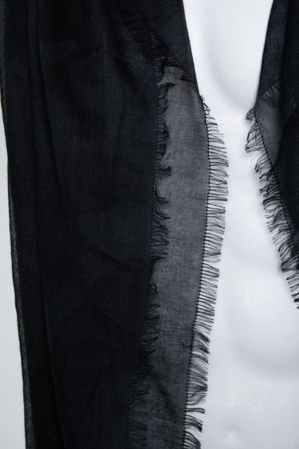 Valentino Valentino, cameo printed fringes scarf in black Size ONE SIZE - 3 Thumbnail