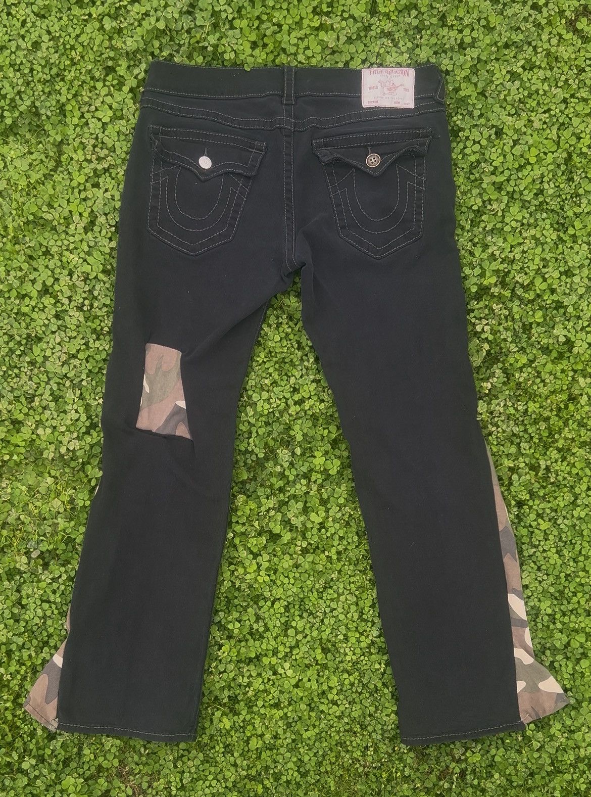 True Religion Custom true religion’s with camo patches and flare Size US 36 / EU 52 - 5 Thumbnail