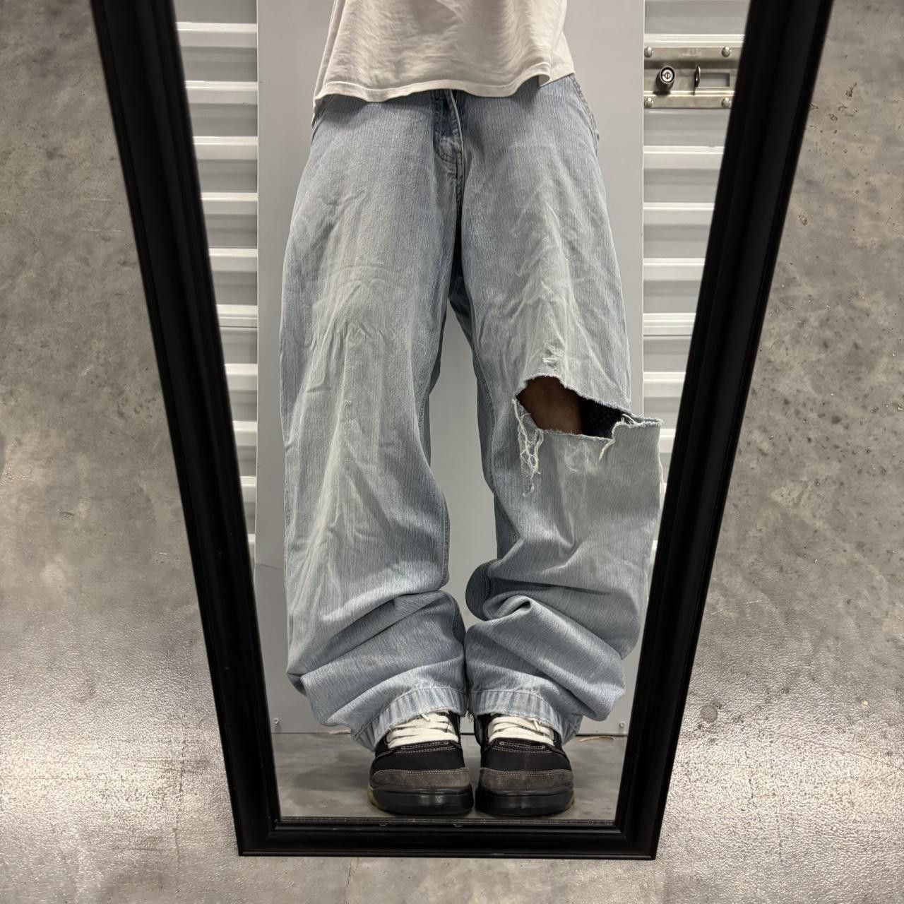 Japanese Brand × Vintage Crazy Vintage Y2K/2000s Baggy Light Wash Distressed Skater Carpenter Denim Jeans! Size US 31 - 1 Thumbnail