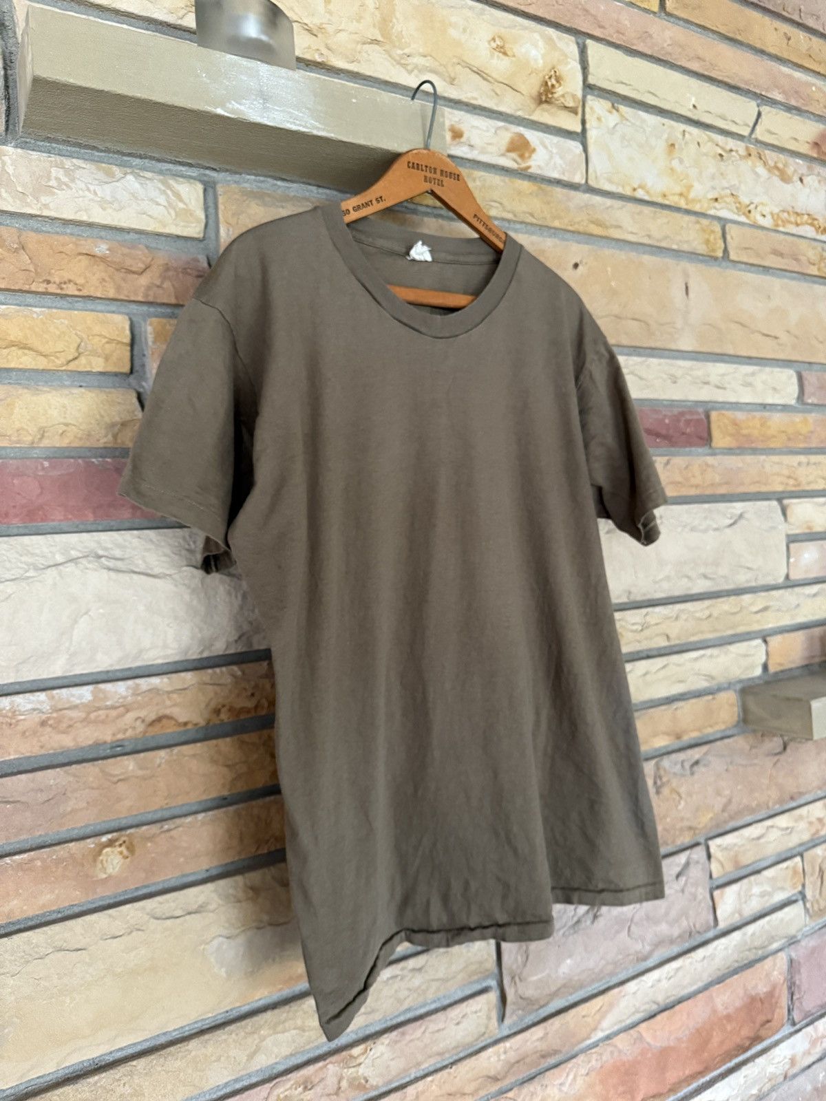 Vintage Vintage 80s US Army Military Blank Brown Tee Size US XL / EU 56 / 4 - 4 Thumbnail