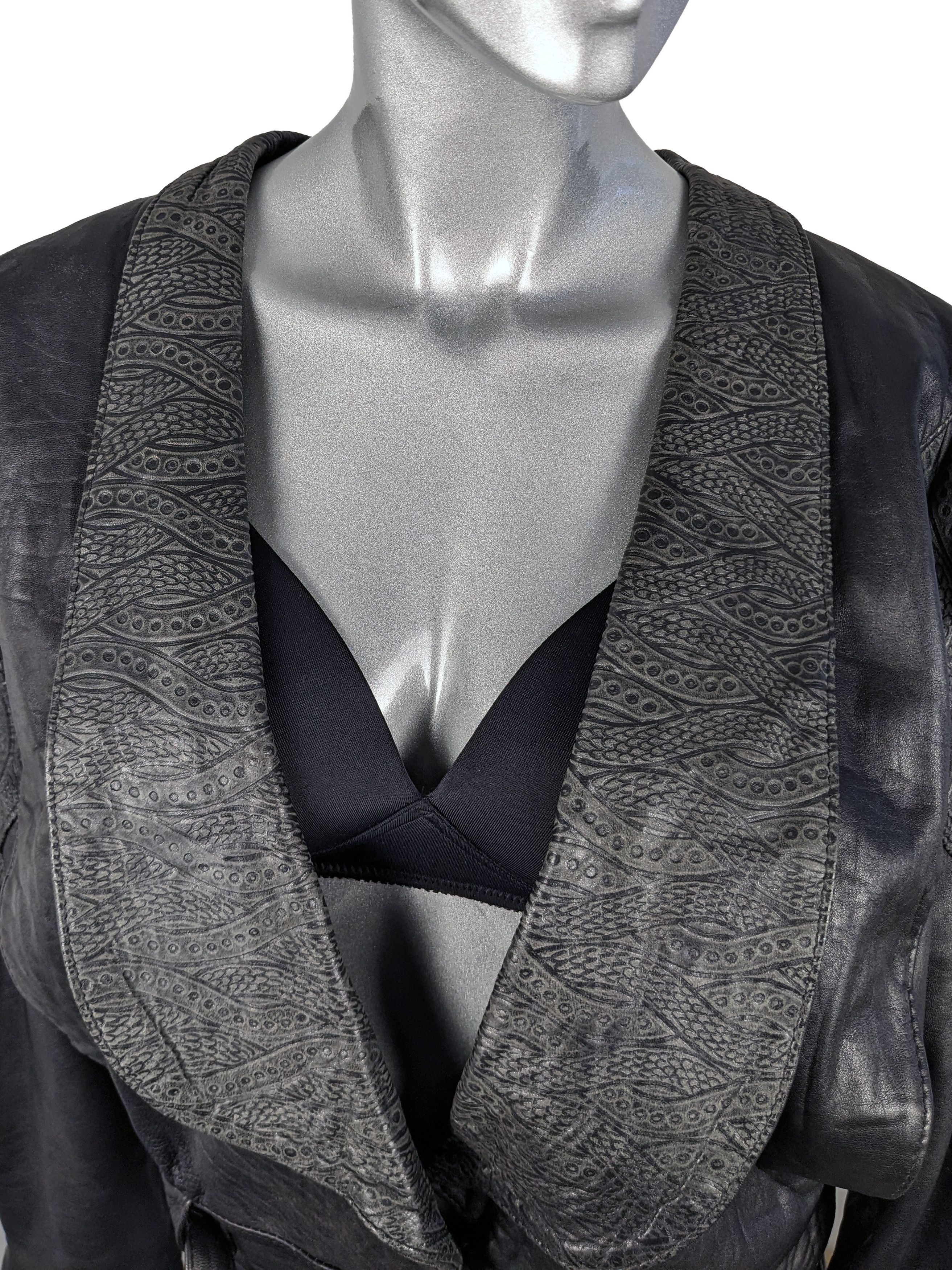 Vintage Vintage British Black Leather Batwing Jacket 80s Oversized Size M / US 6-8 / IT 42-44 - 12 Thumbnail