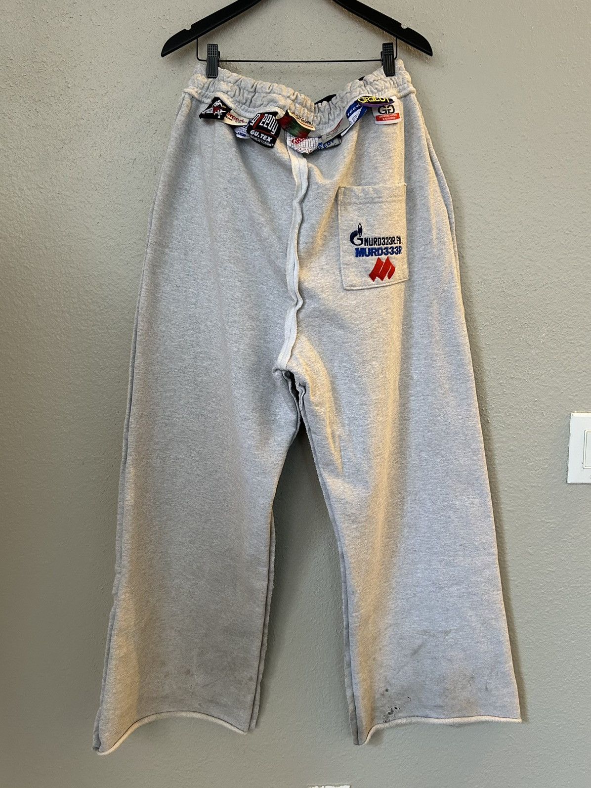 Greedy Unit × murd333r.fm COMPLEXCON GREEDY UNIT MURDER FM SWEATPANTS Size US 32 / EU 48 - 7 Thumbnail