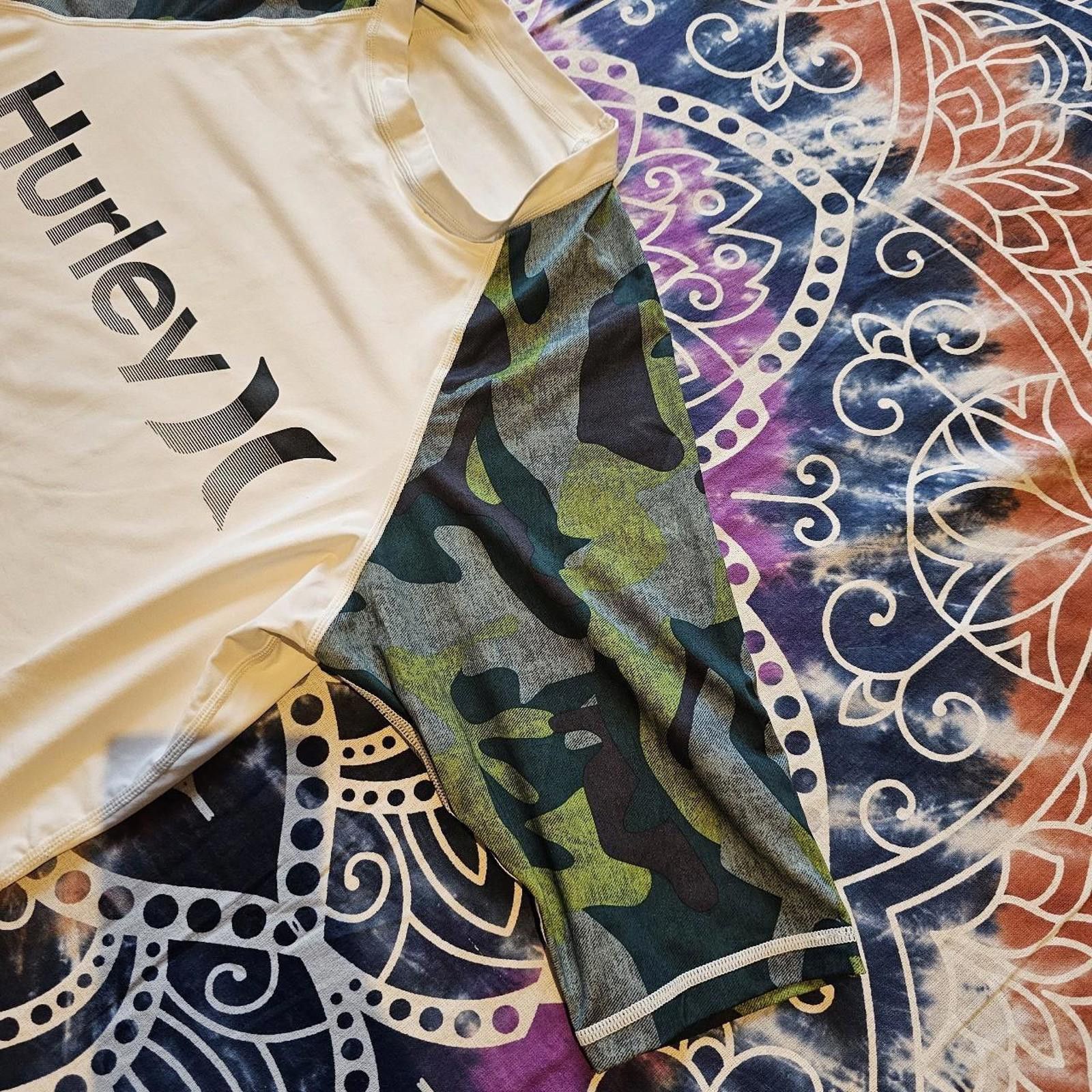 Hurley Hurley Kid's White and Green Swimsuit Shirt Size US 26 / EU 42 - 3 Thumbnail