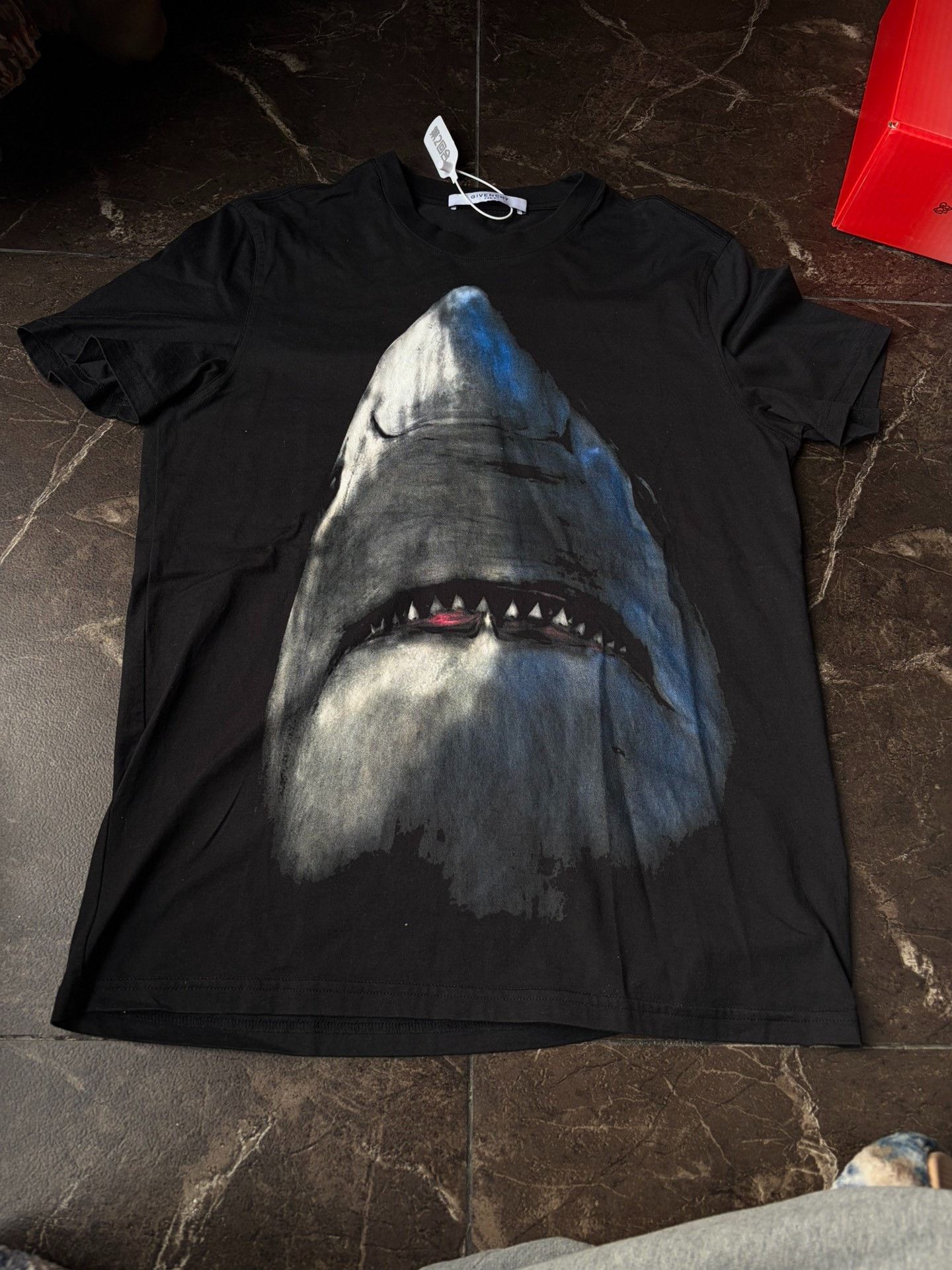 Givenchy Givenchy Shark Print Slim Crew Neck Men's T-Shirt Size US M / EU 48-50 / 2 - 1 Thumbnail