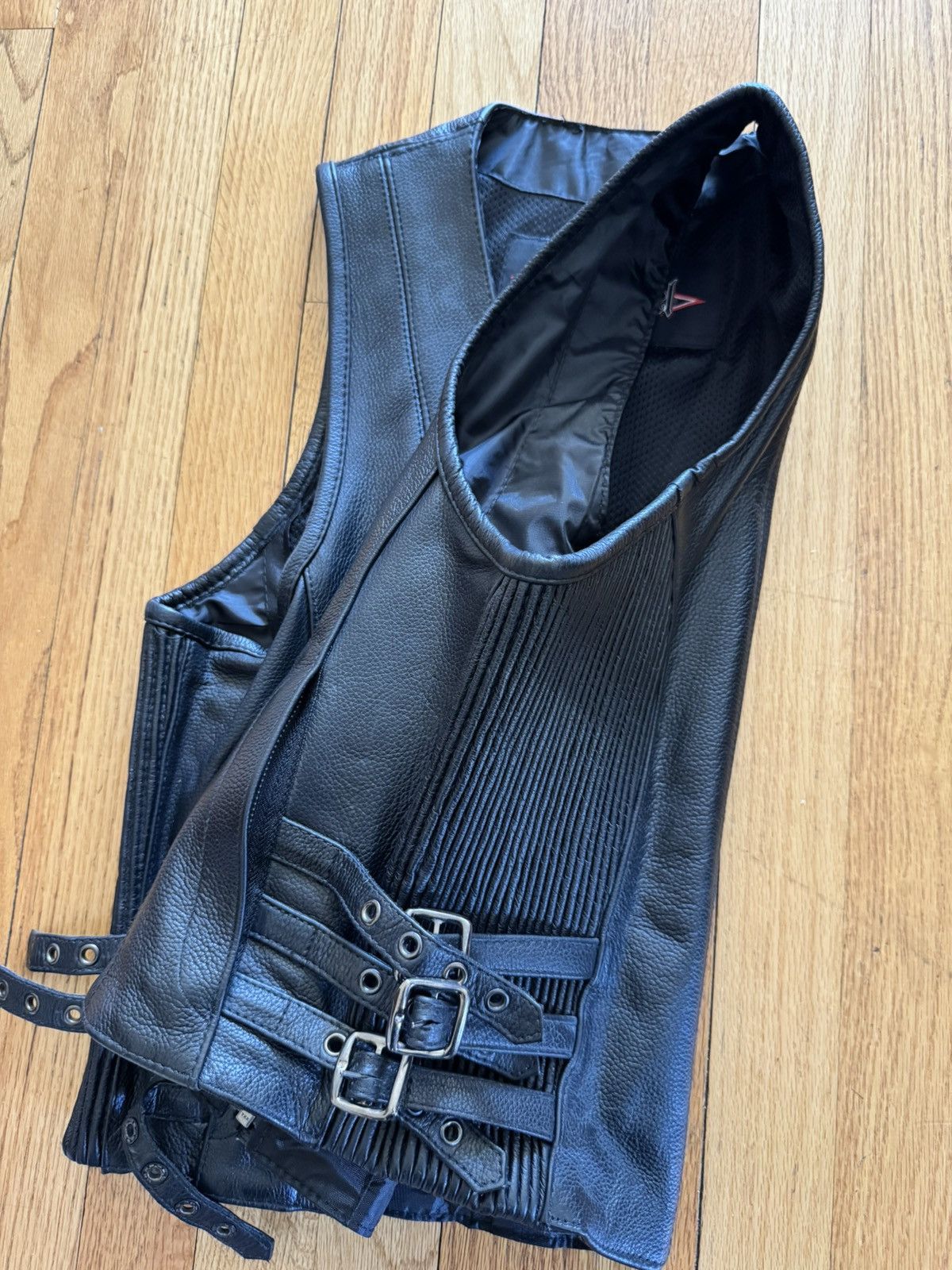 Vintage Vintage Leather Motorcycle Vest Chrome Hearts Style Size US M / EU 48-50 / 2 - 2 Thumbnail